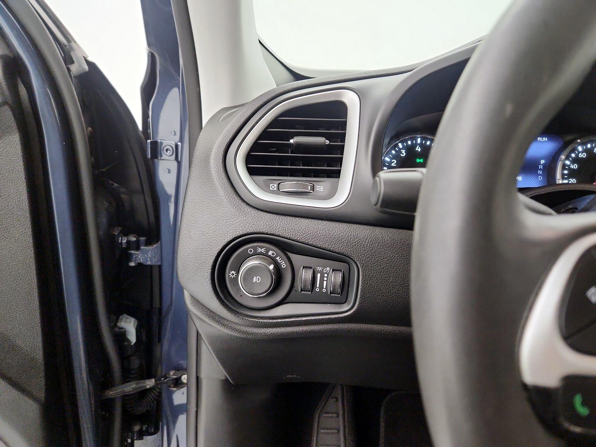 Thumbnail: 2021 Jeep Renegade - 13