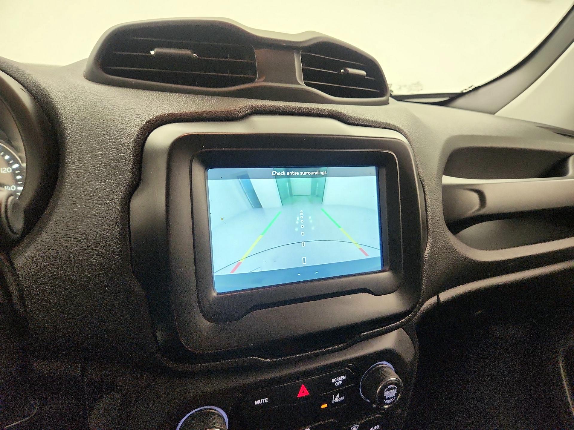 Thumbnail: 2021 Jeep Renegade - 14