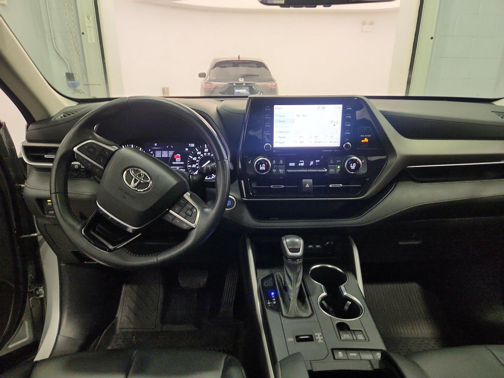 Thumbnail: 2021 Toyota Highlander - 9