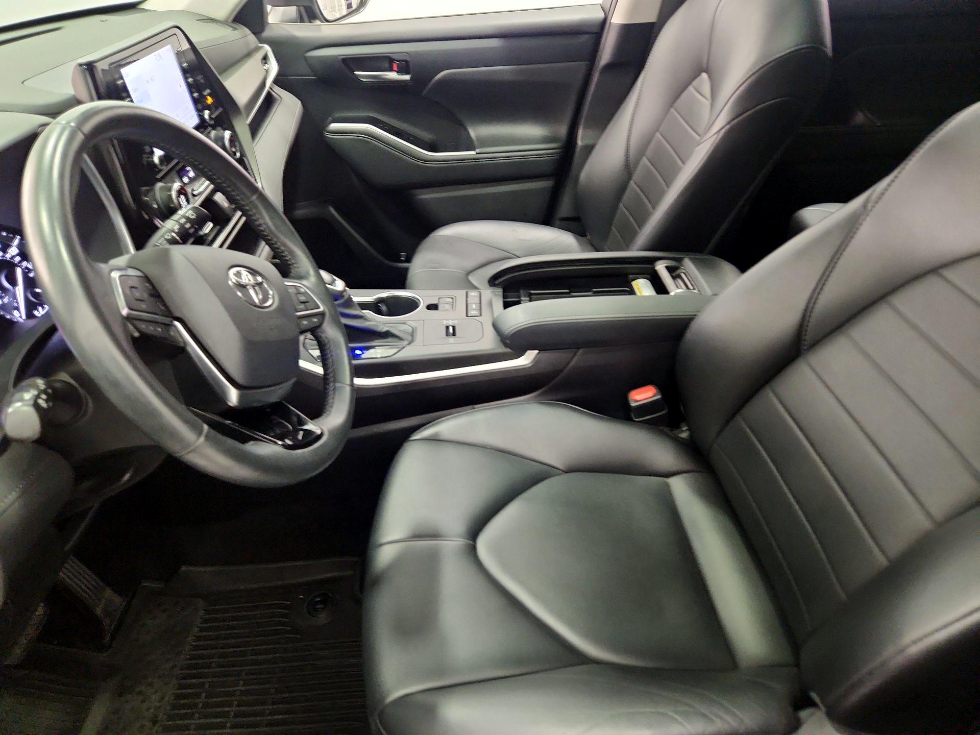 Thumbnail: 2021 Toyota Highlander - 11