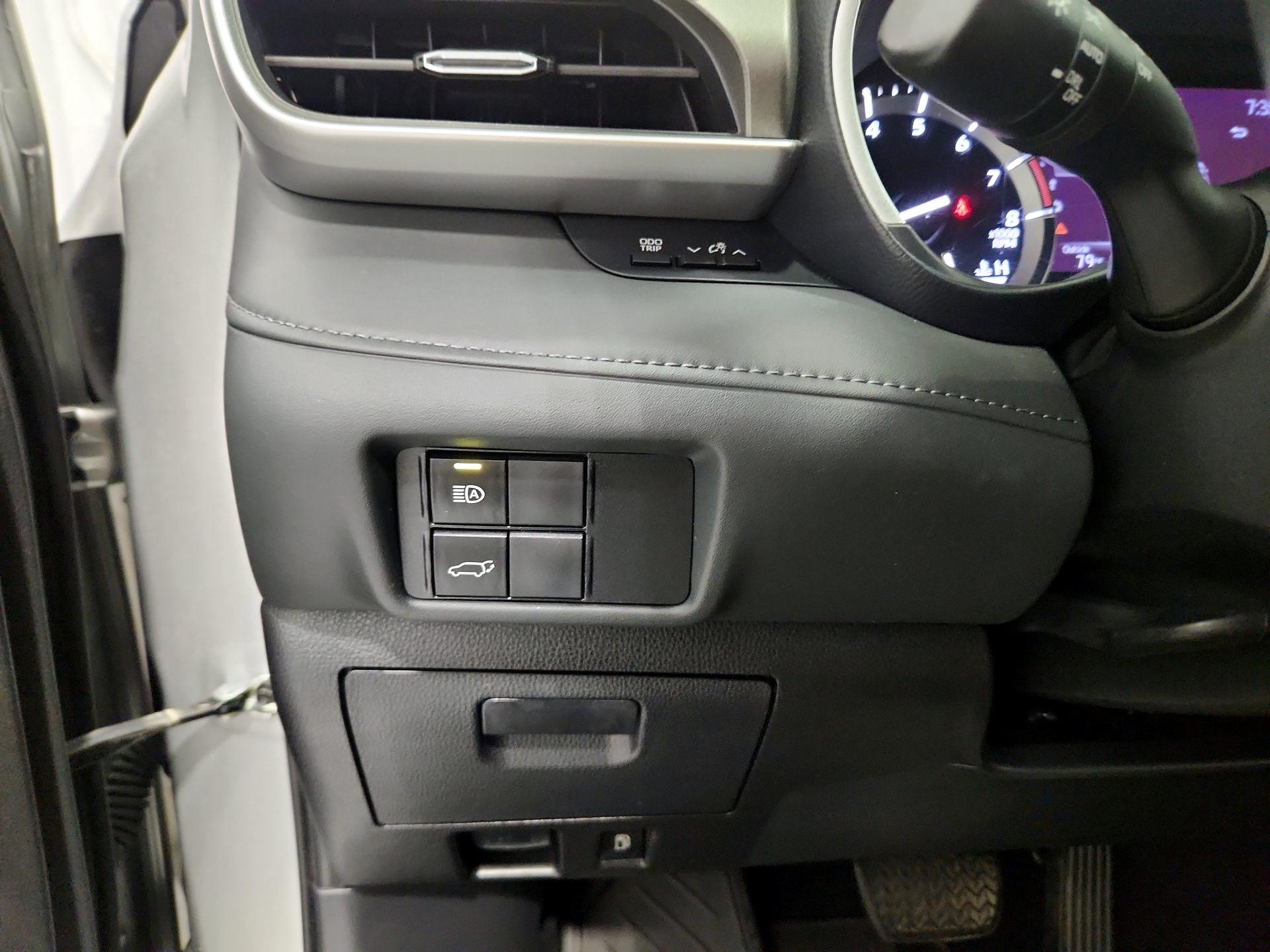 Thumbnail: 2021 Toyota Highlander - 13