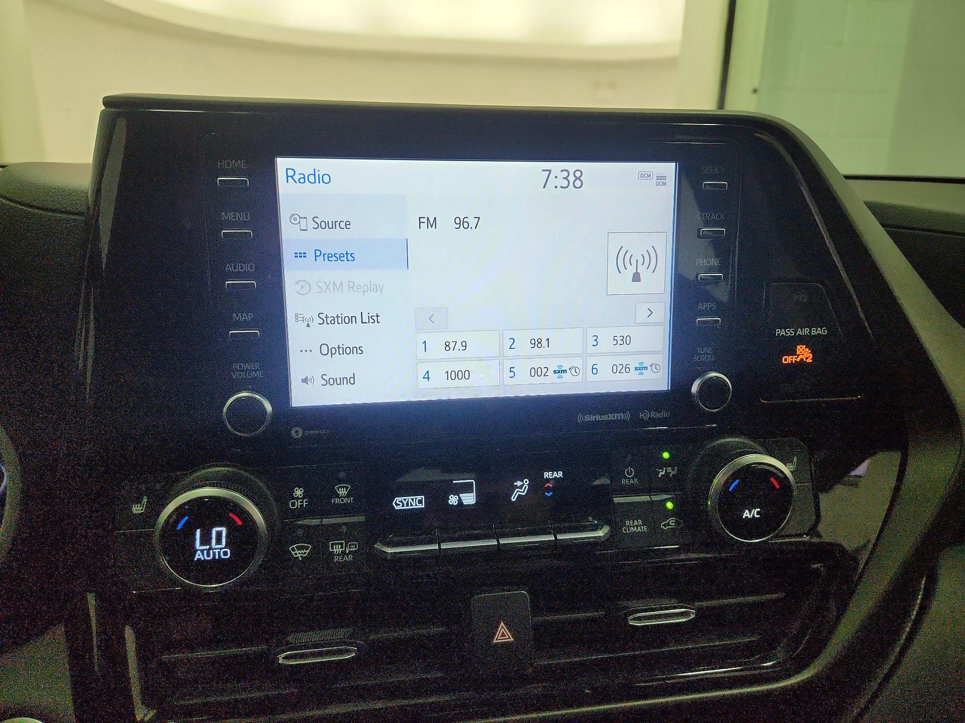 Thumbnail: 2021 Toyota Highlander - 15