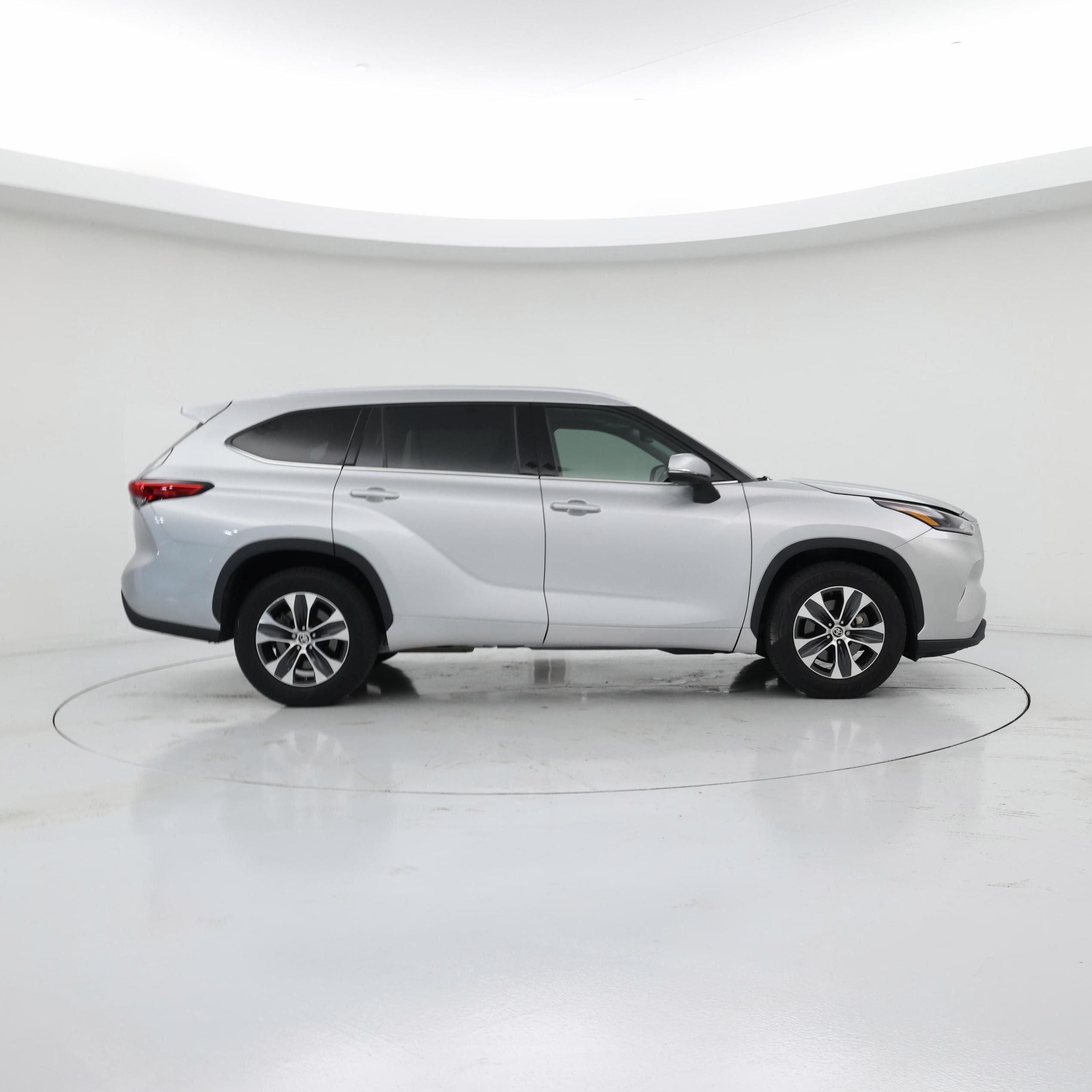 Thumbnail: 2021 Toyota Highlander - 7