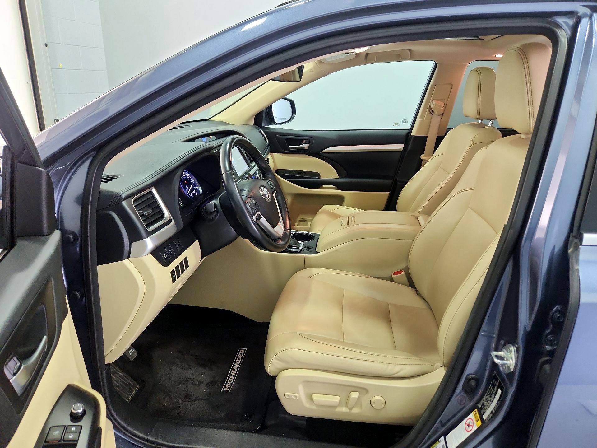 Thumbnail: 2018 Toyota Highlander - 11