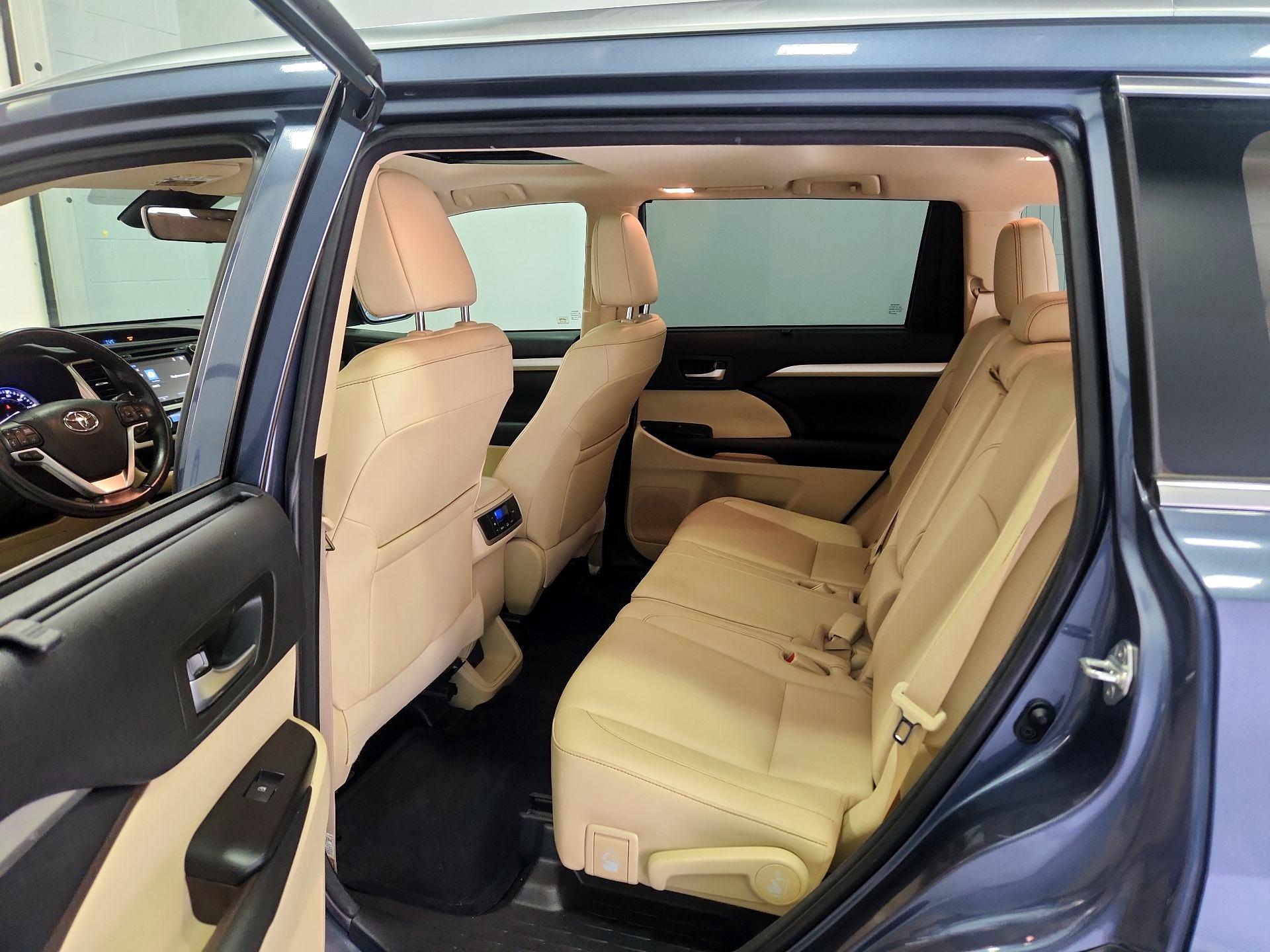 Thumbnail: 2018 Toyota Highlander - 19