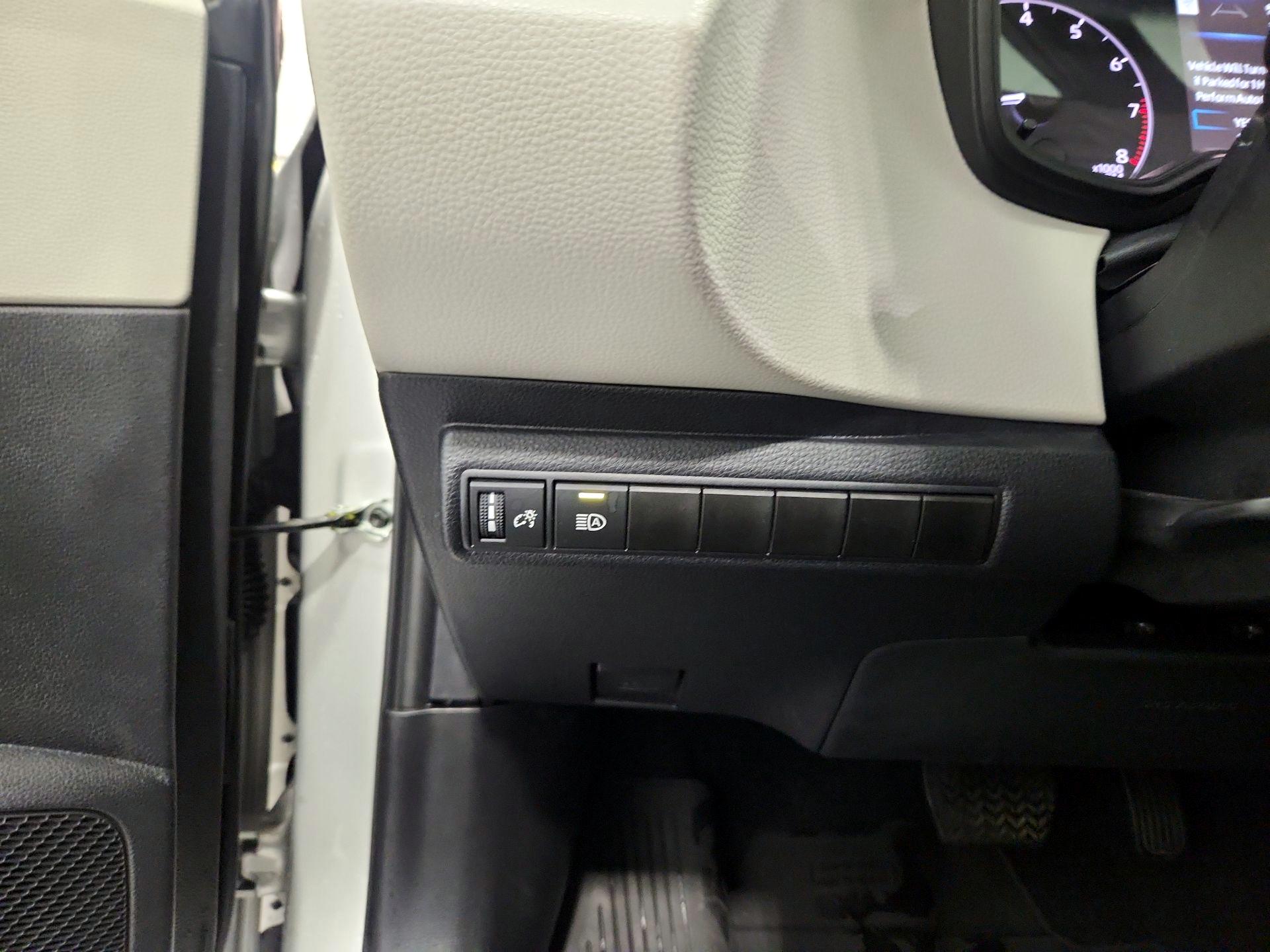 Thumbnail: 2025 Toyota Corolla - 13