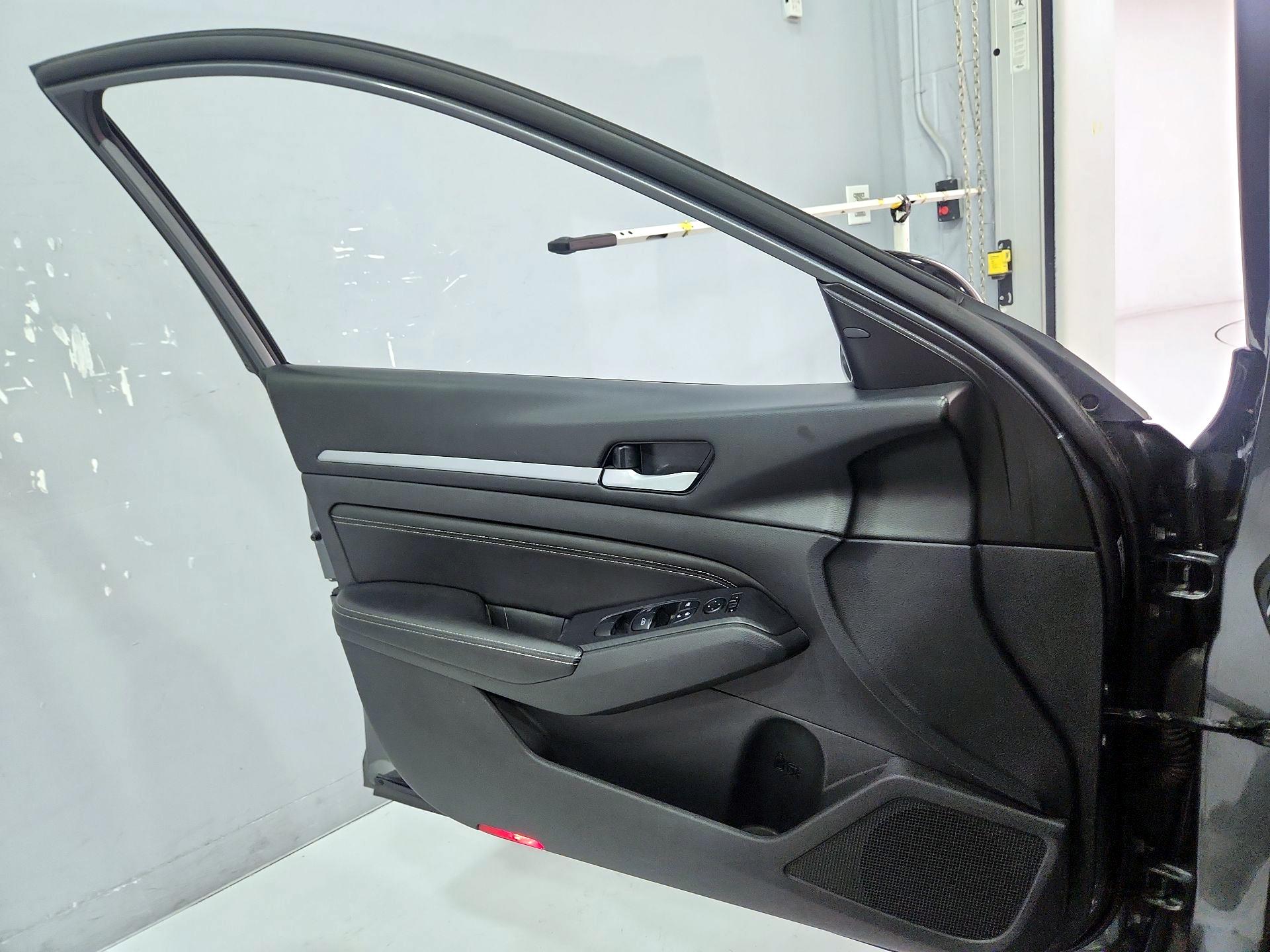 Thumbnail: 2019 Nissan Altima - 12