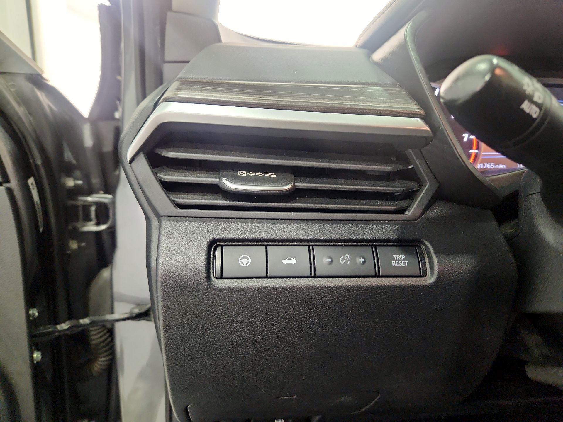 Thumbnail: 2019 Nissan Altima - 13