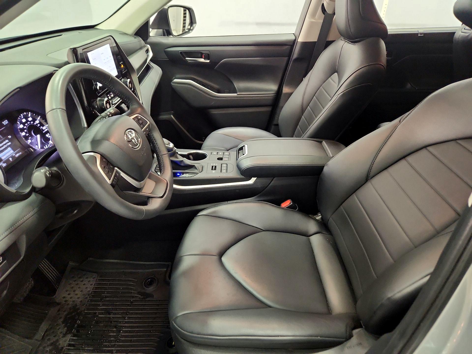 Thumbnail: 2024 Toyota Highlander - 11