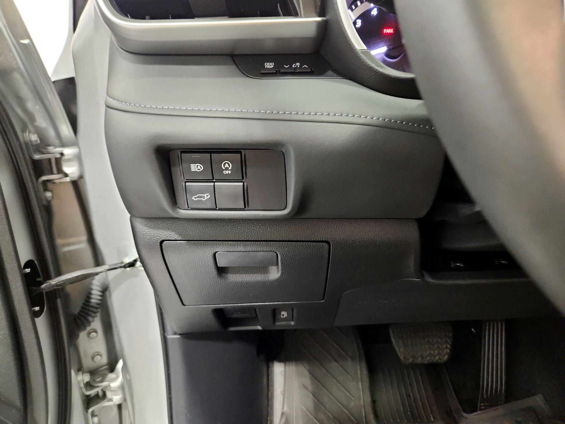 Thumbnail: 2024 Toyota Highlander - 13