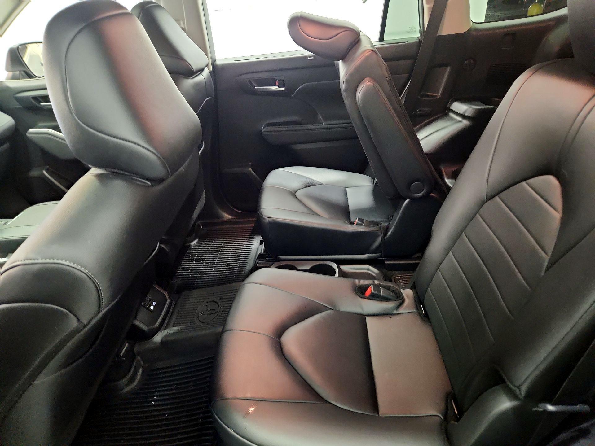 Thumbnail: 2024 Toyota Highlander - 20