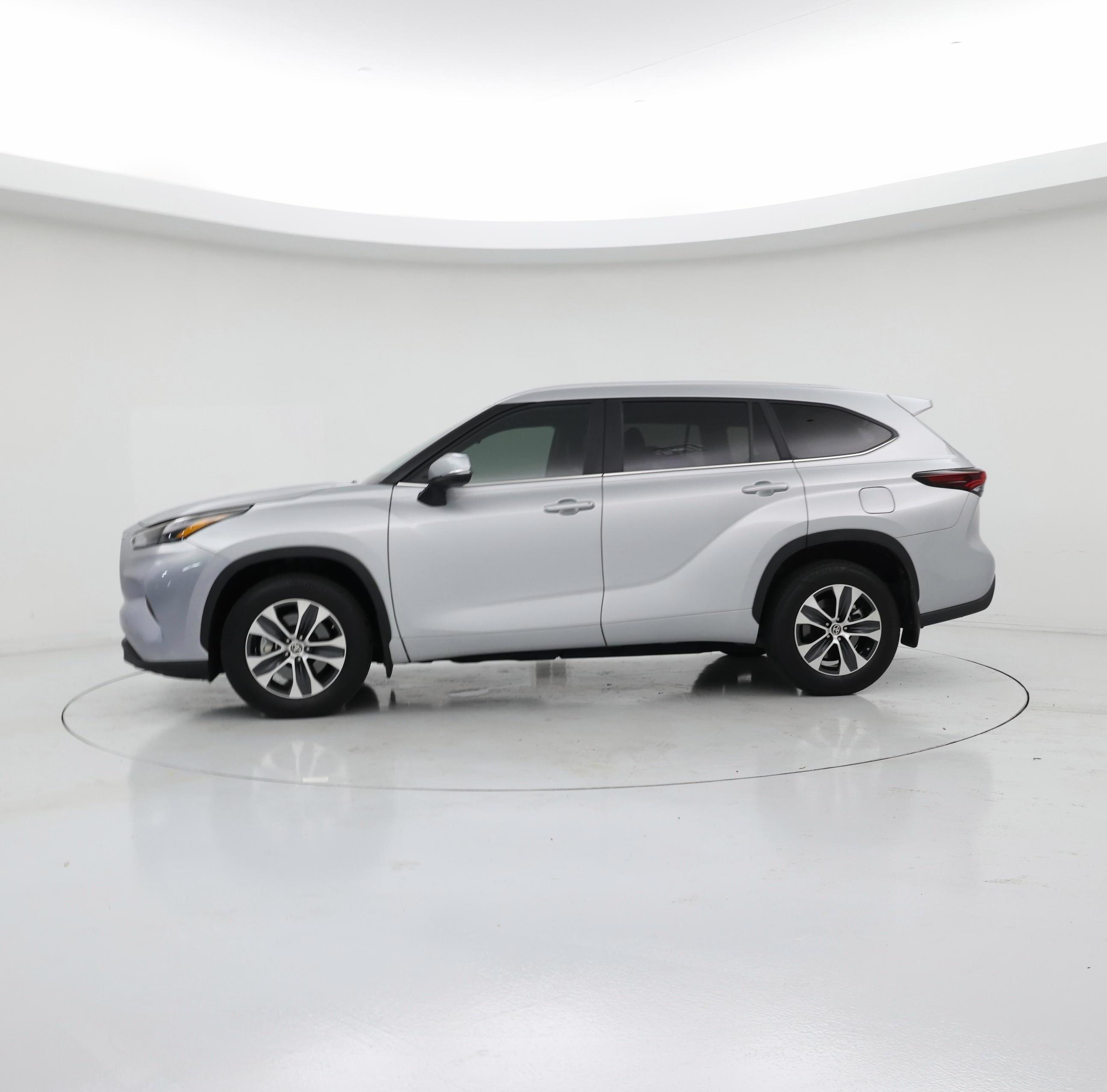 Thumbnail: 2024 Toyota Highlander - 3