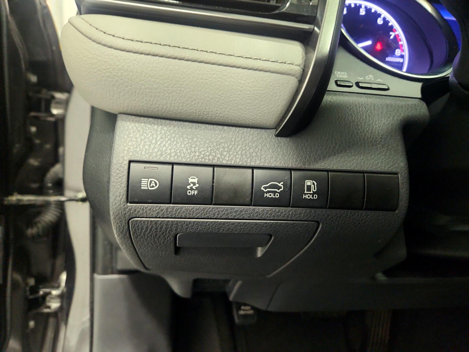 Thumbnail: 2020 Toyota Camry - 13