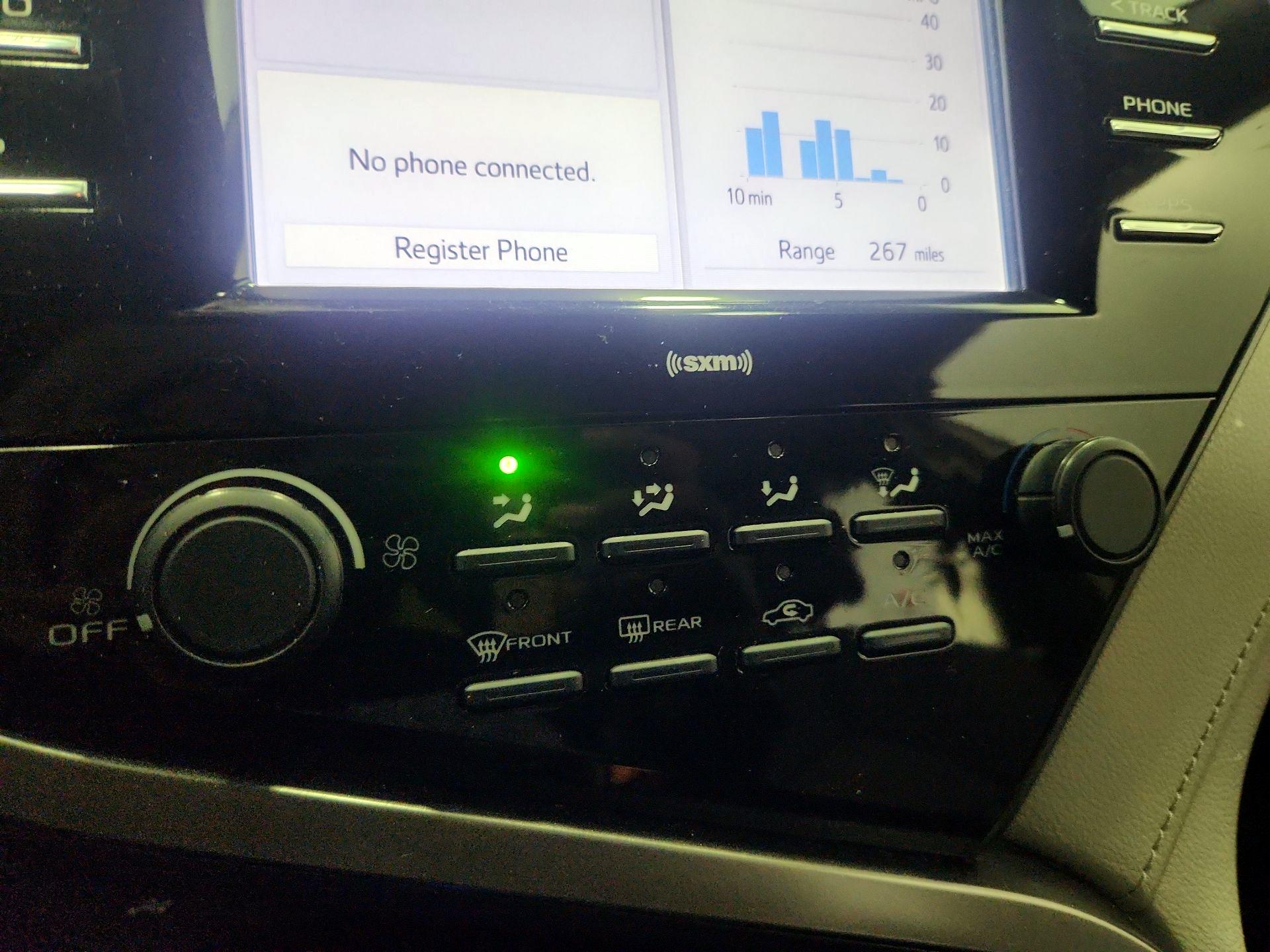 Thumbnail: 2020 Toyota Camry - 16