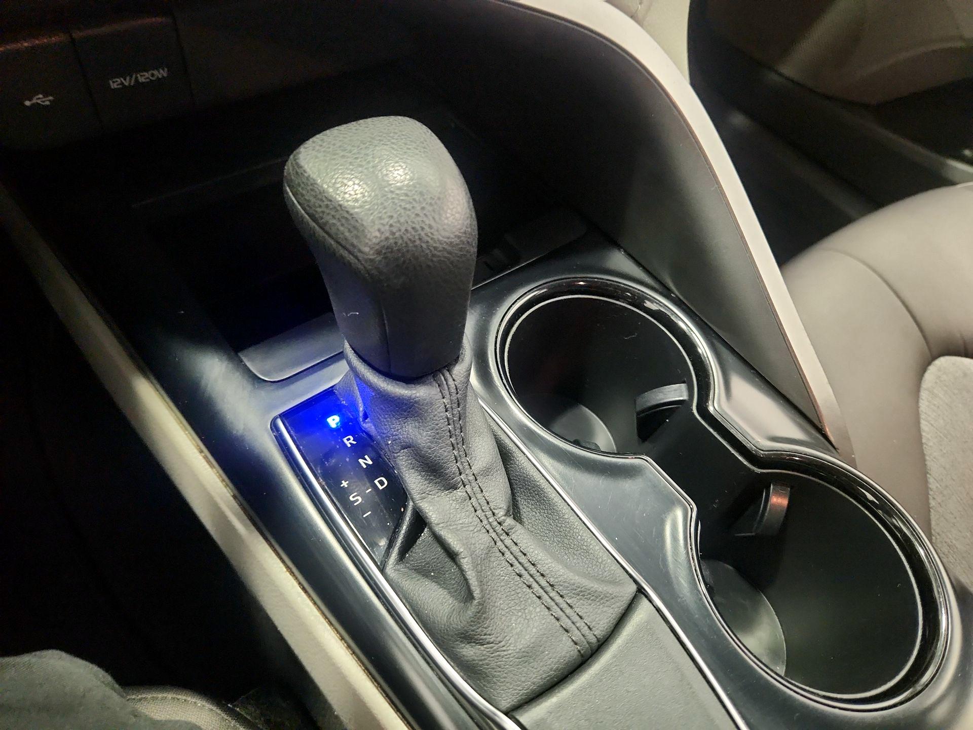 Thumbnail: 2020 Toyota Camry - 17