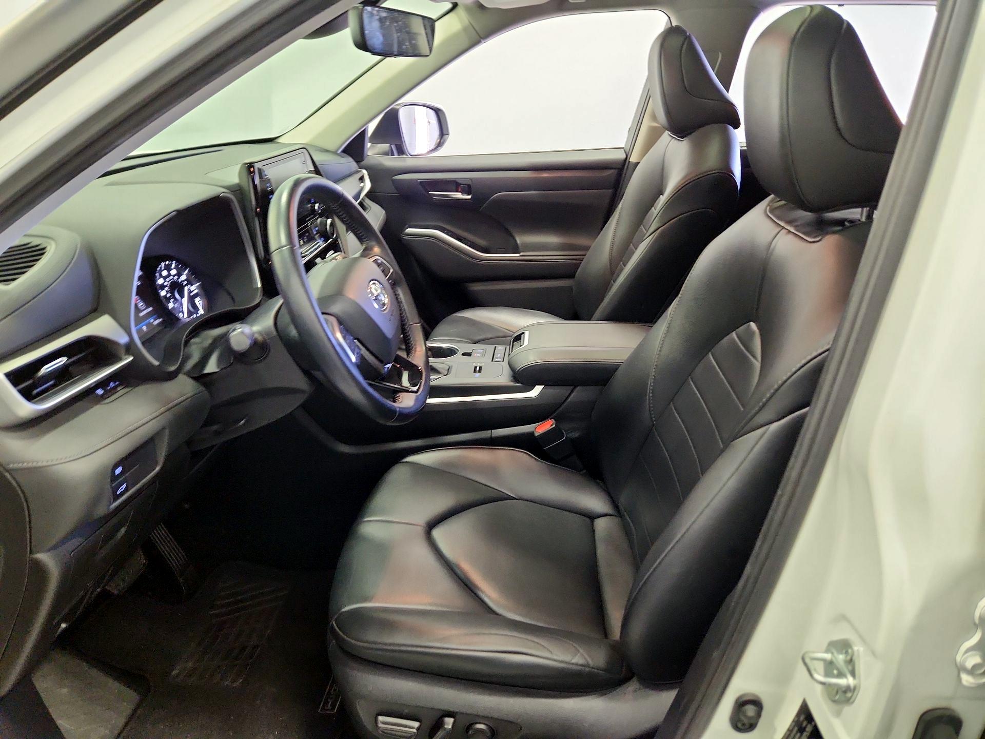 Thumbnail: 2021 Toyota Highlander - 11