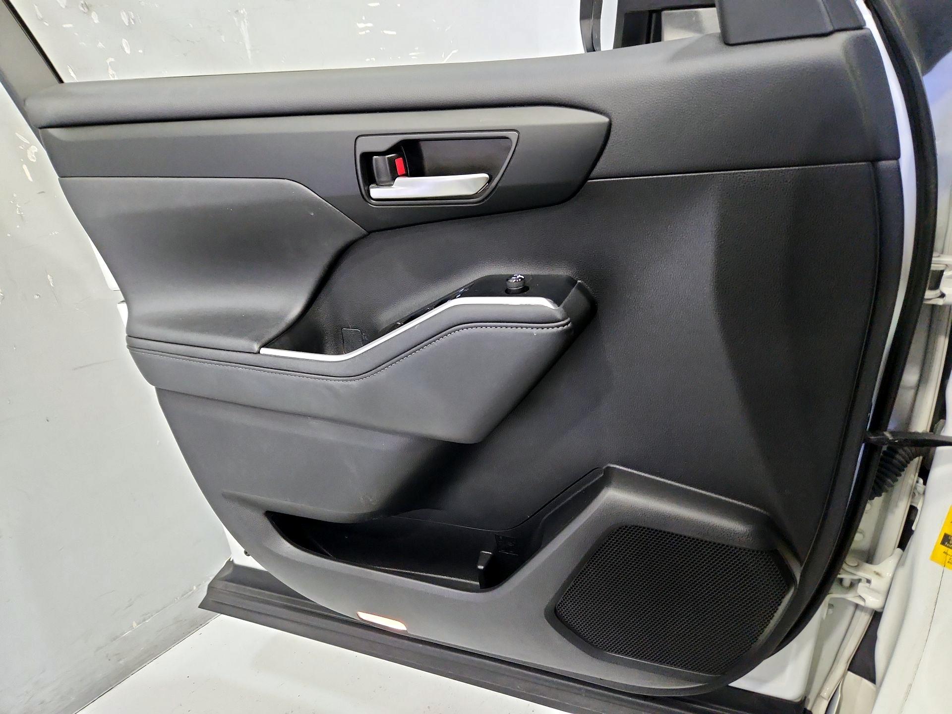 Thumbnail: 2021 Toyota Highlander - 12