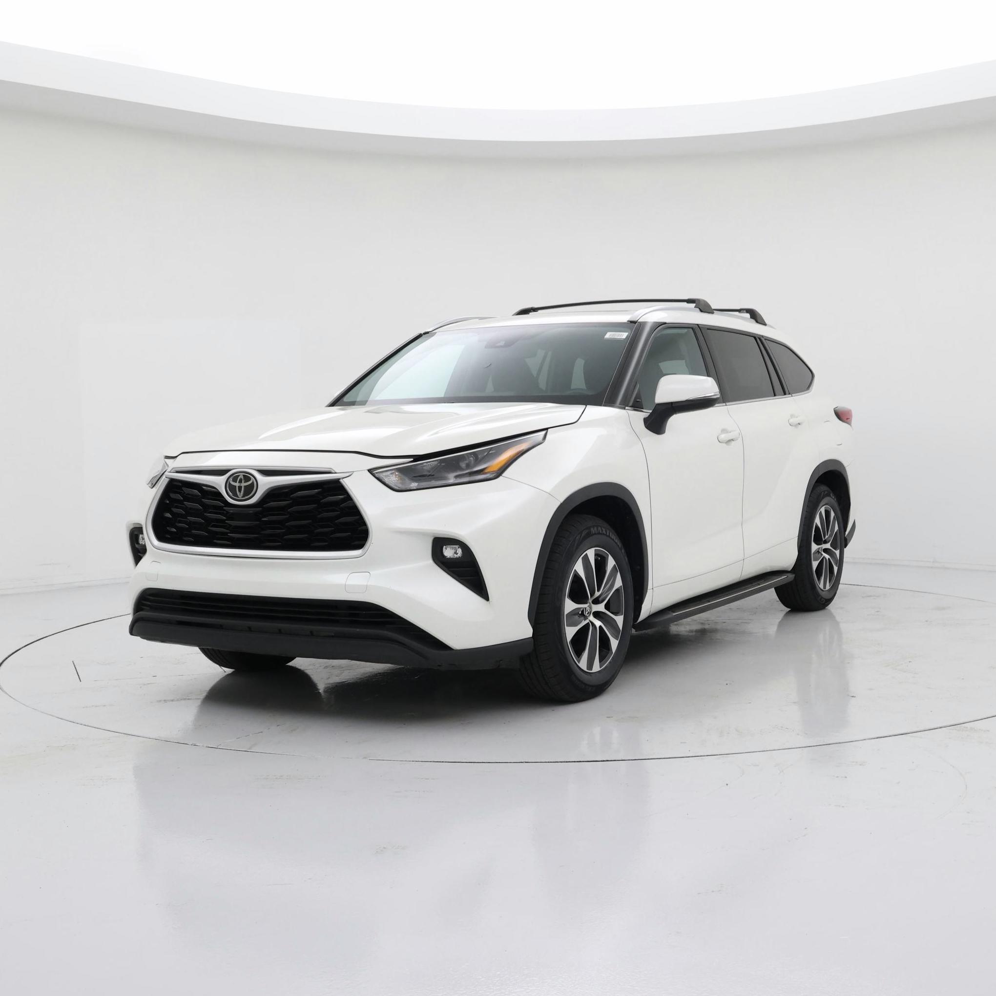 Thumbnail: 2021 Toyota Highlander - 4