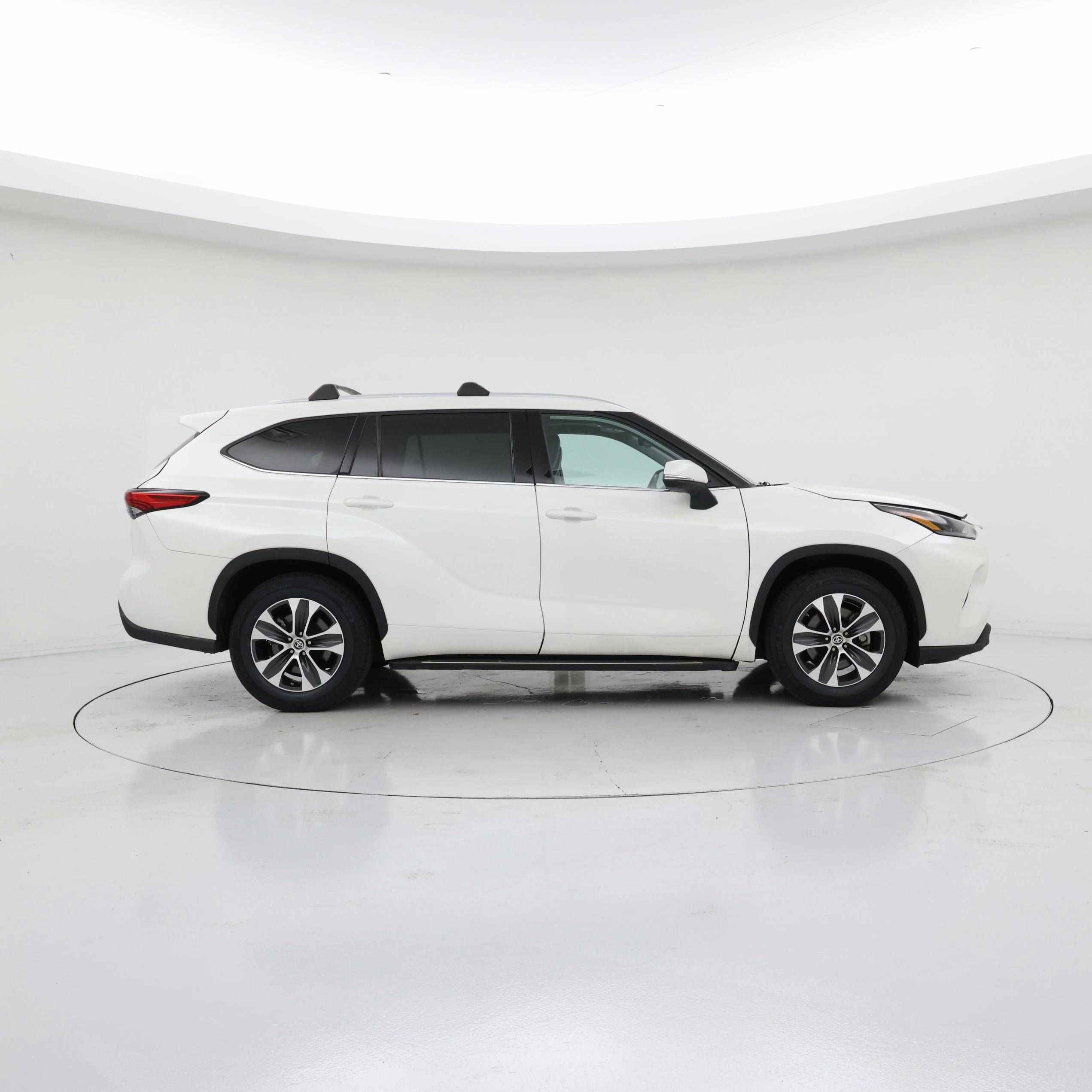 Thumbnail: 2021 Toyota Highlander - 7