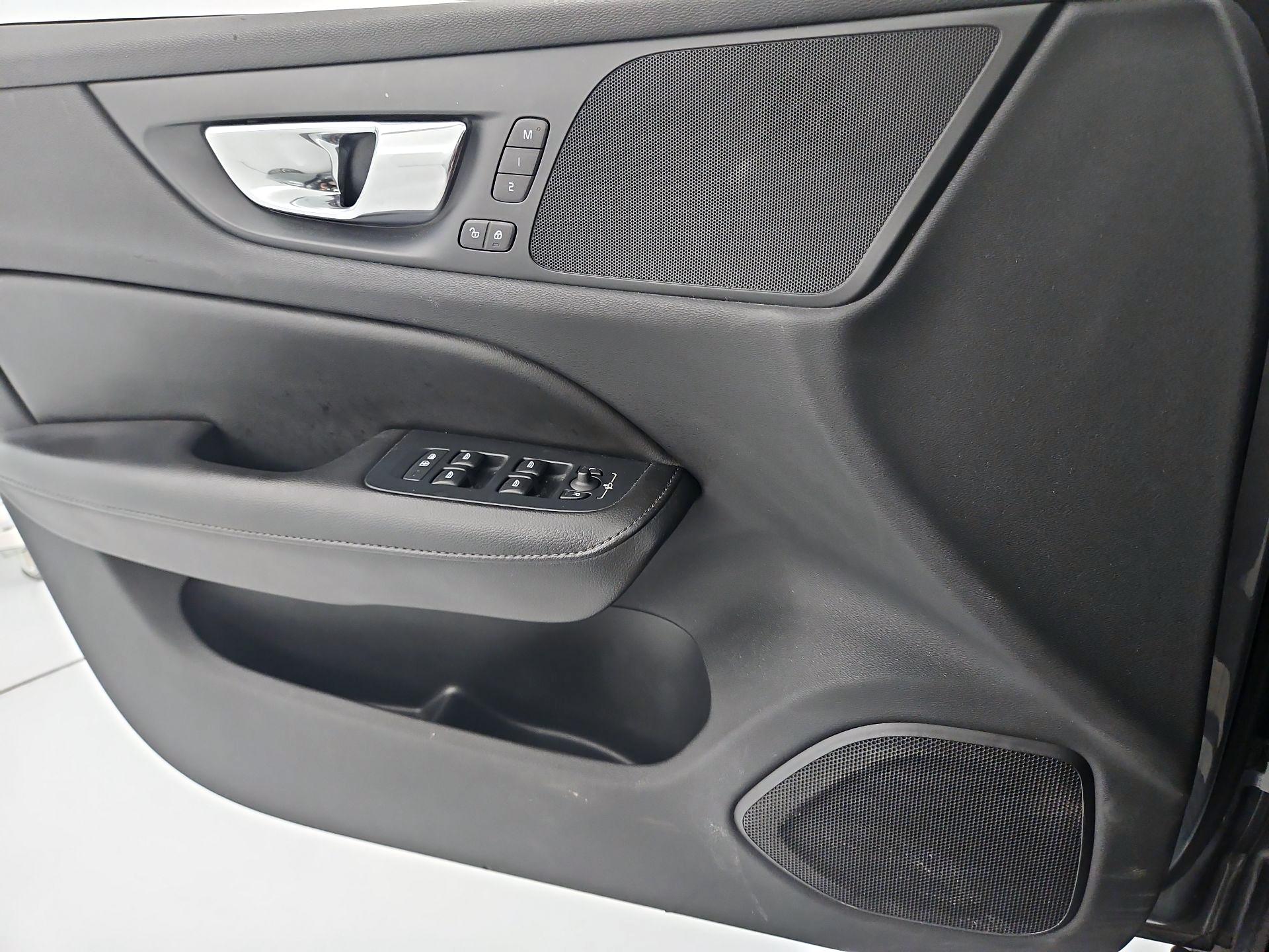 Thumbnail: 2020 Volvo S60 - 12