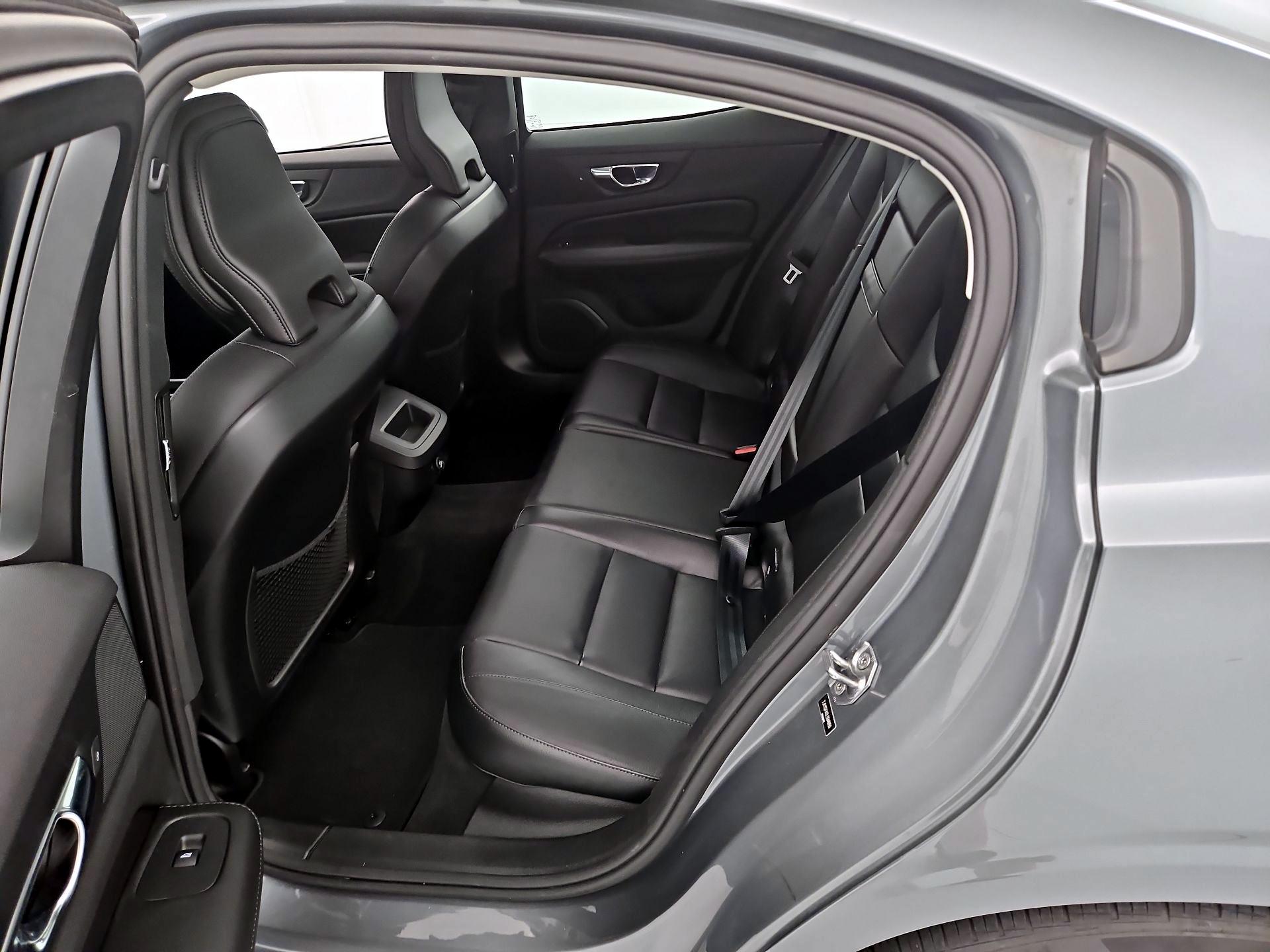 Thumbnail: 2020 Volvo S60 - 19