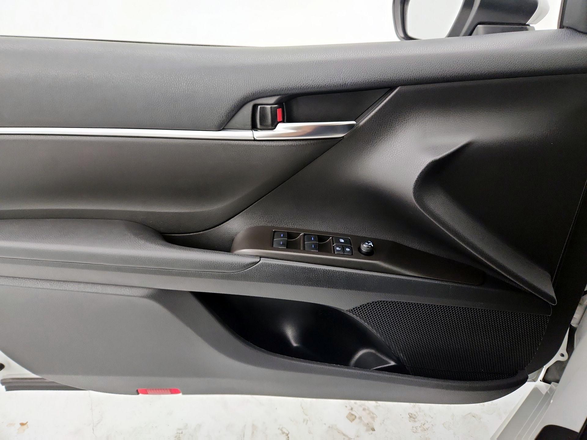 Thumbnail: 2023 Toyota Camry - 12