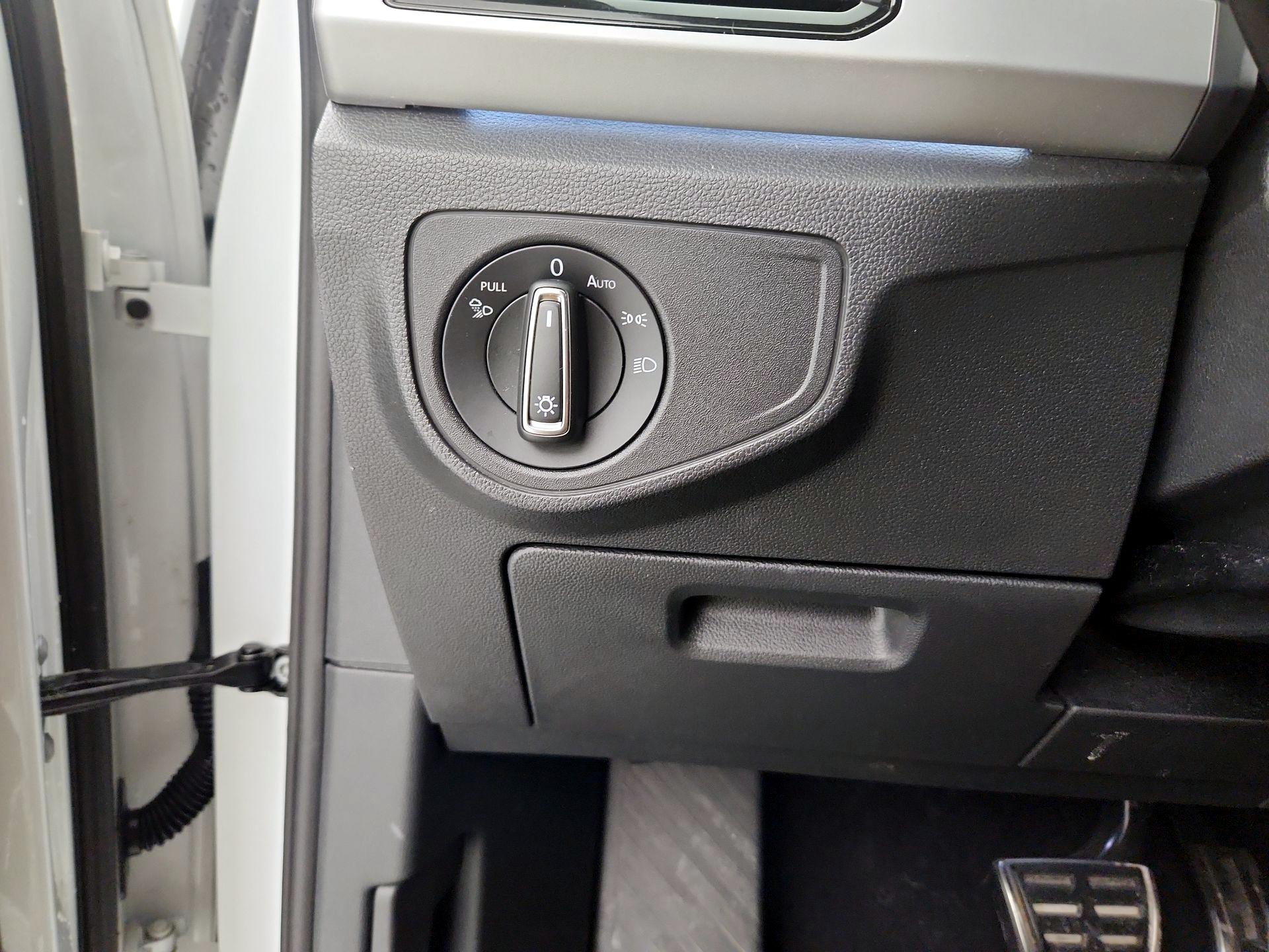 Thumbnail: 2021 Volkswagen Atlas - 13