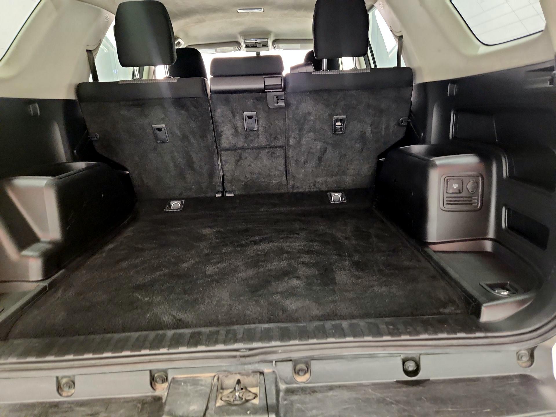 Thumbnail: 2019 Toyota 4Runner - 19