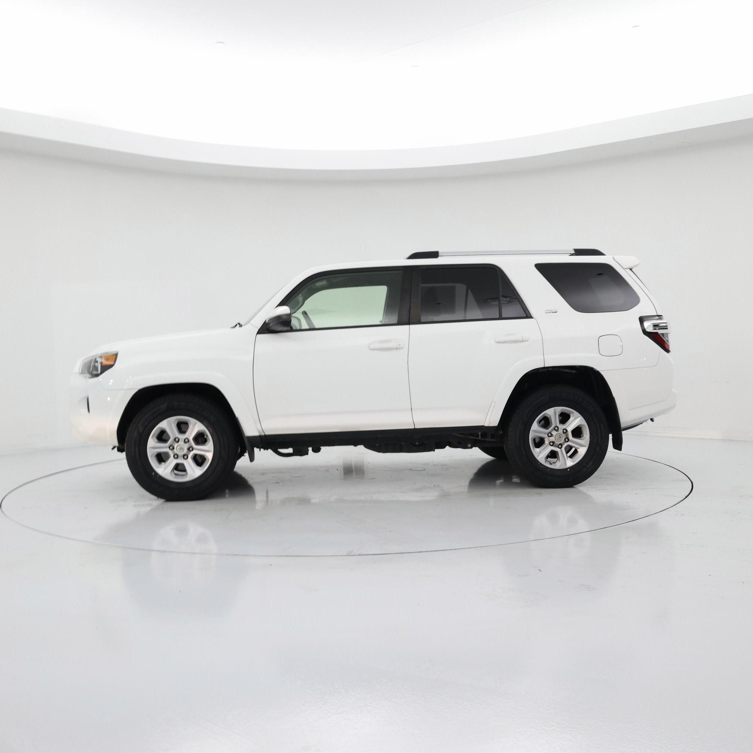 Thumbnail: 2019 Toyota 4Runner - 3