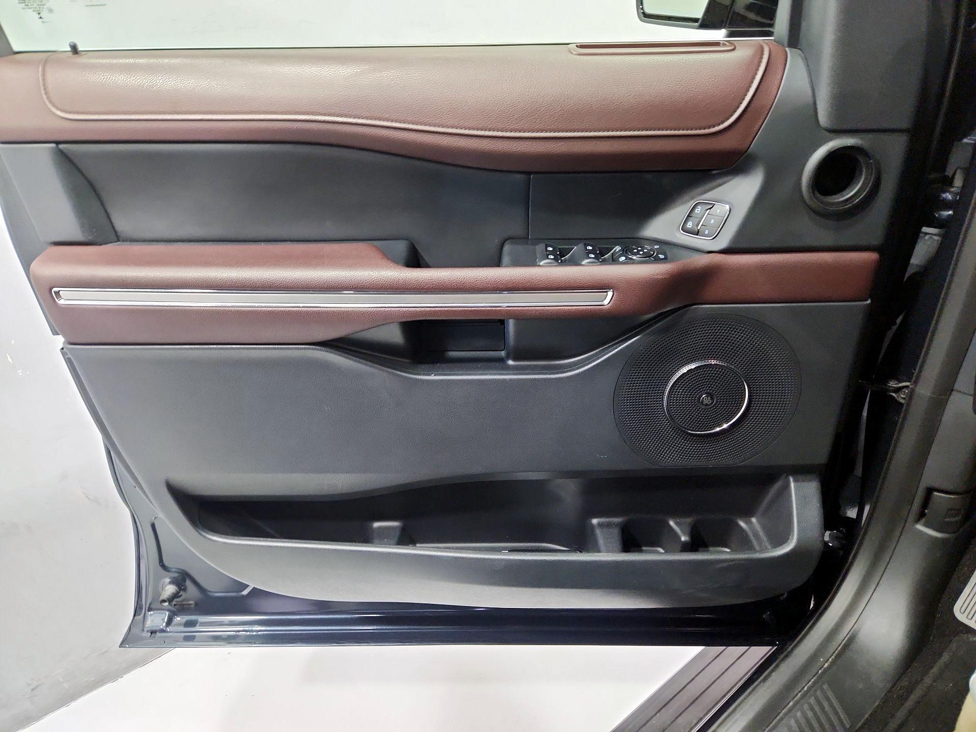 Thumbnail: 2023 Ford Expedition - 12