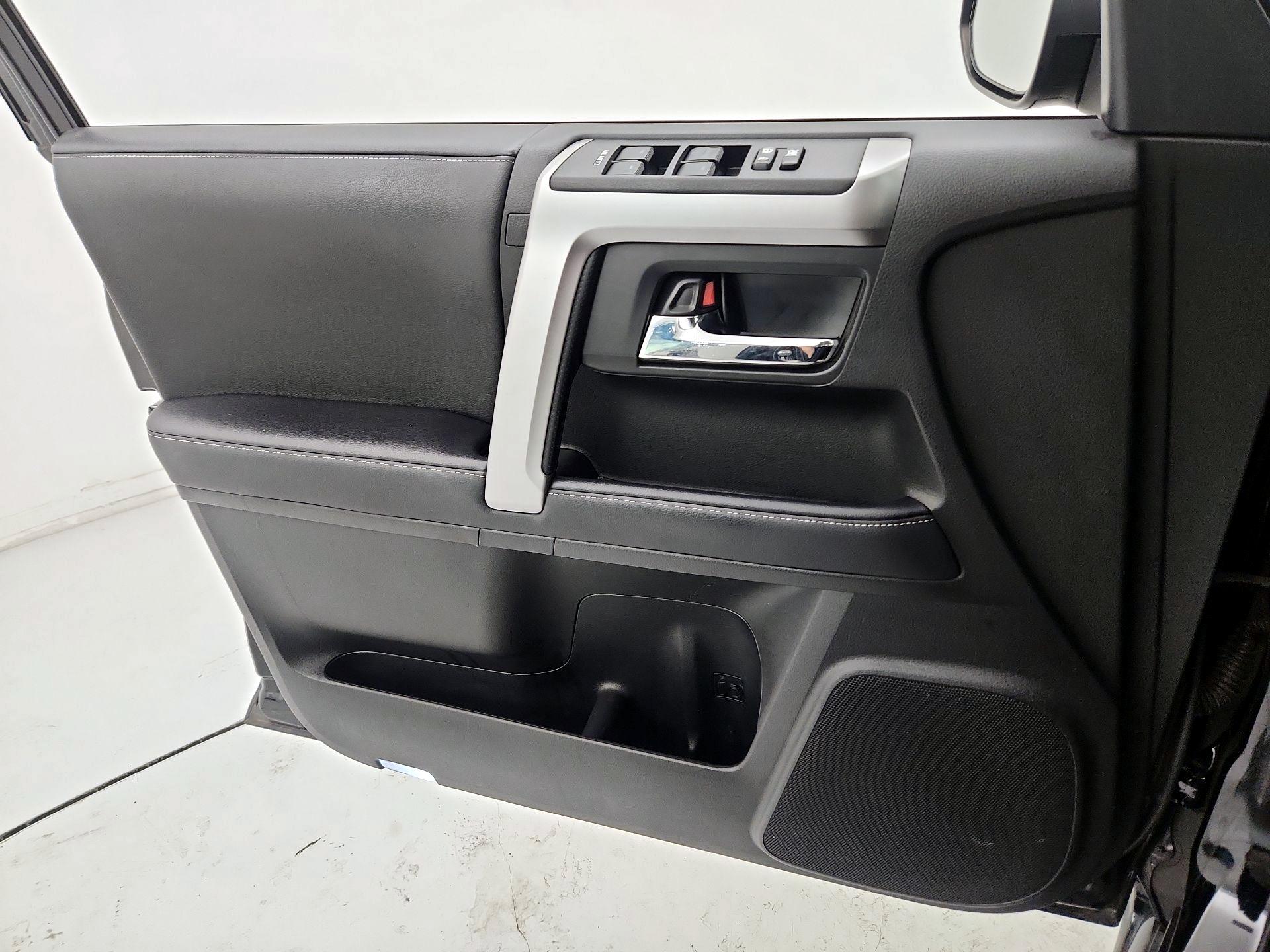 Thumbnail: 2022 Toyota 4Runner - 12