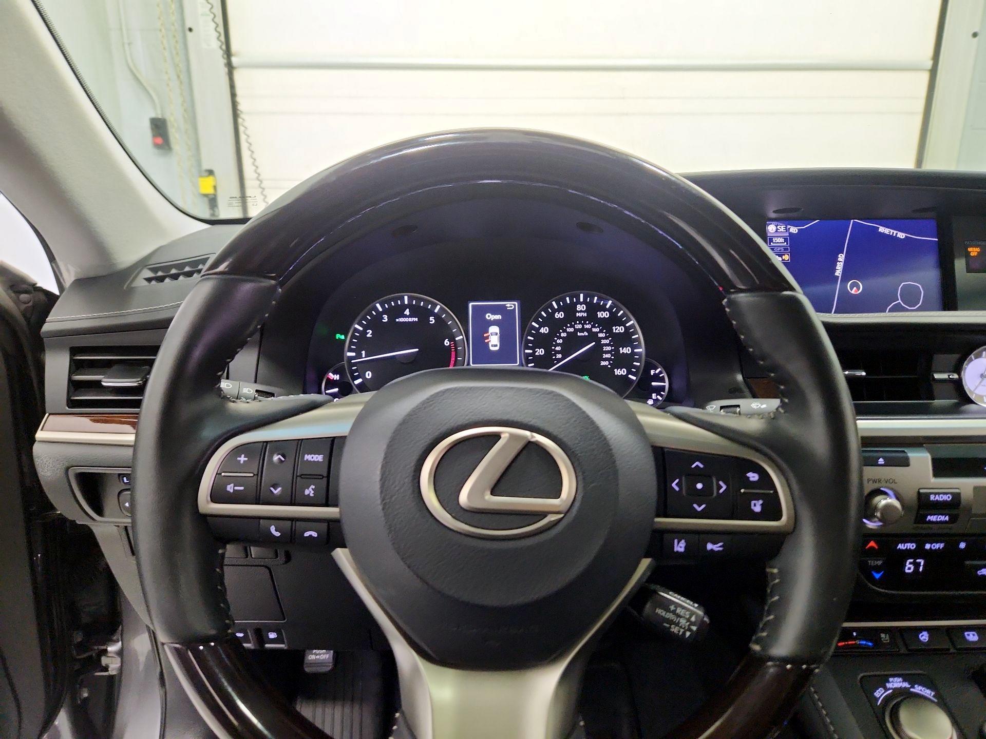 Thumbnail: 2018 Lexus ES - 10