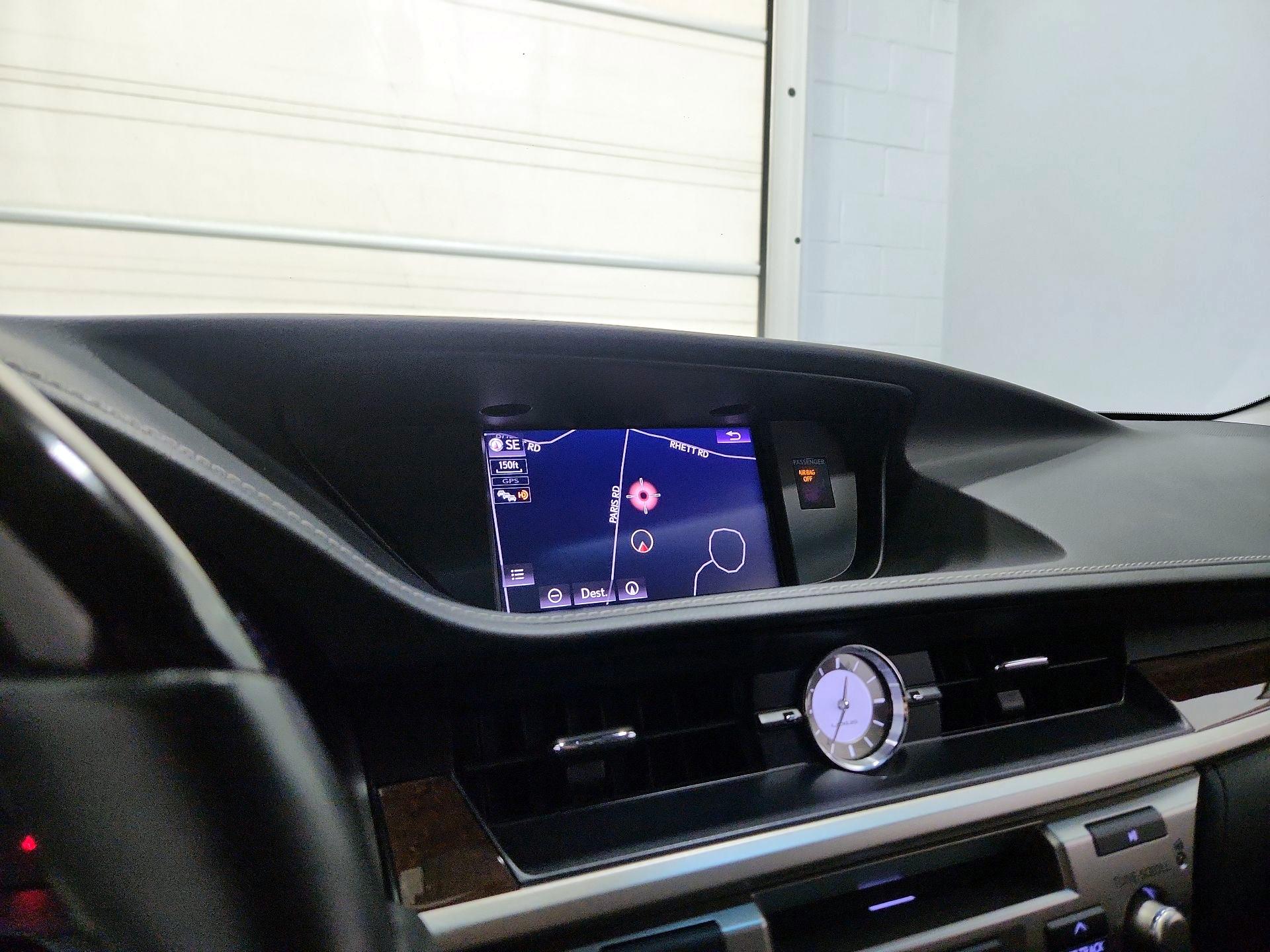 Thumbnail: 2018 Lexus ES - 14