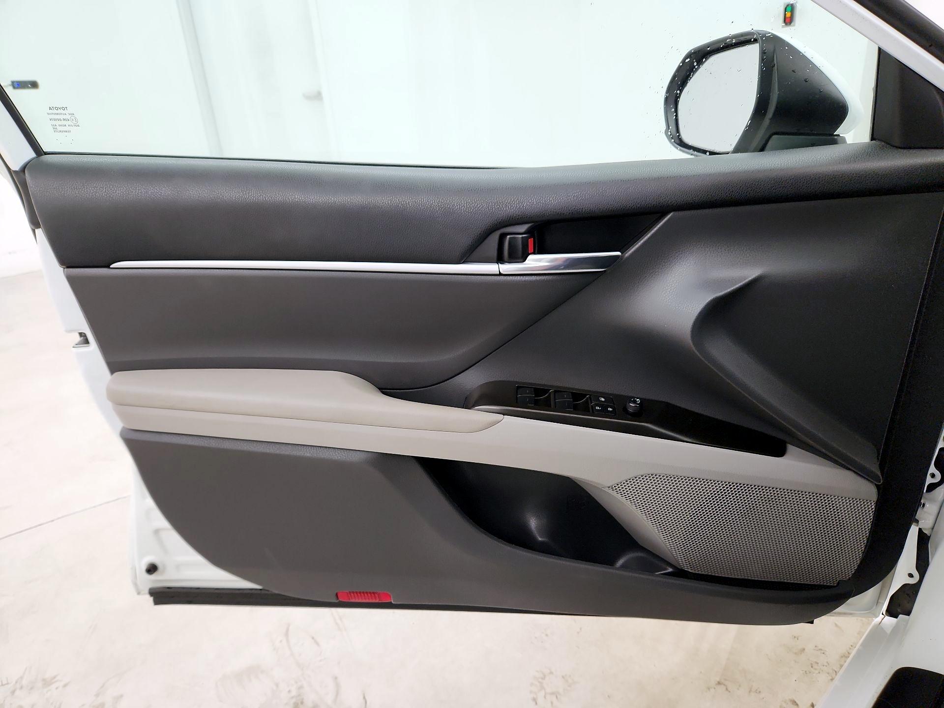 Thumbnail: 2023 Toyota Camry - 10