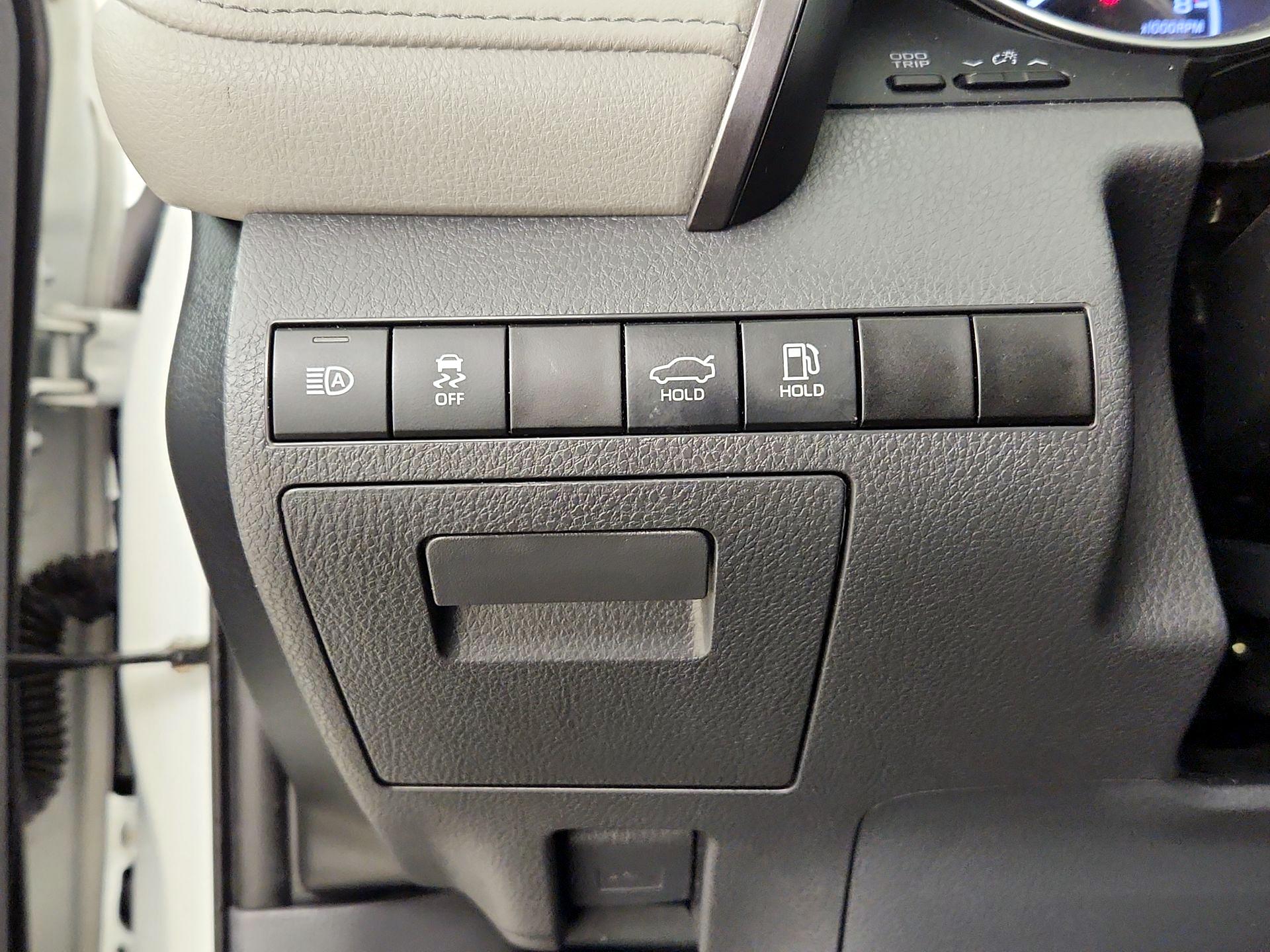 Thumbnail: 2023 Toyota Camry - 11