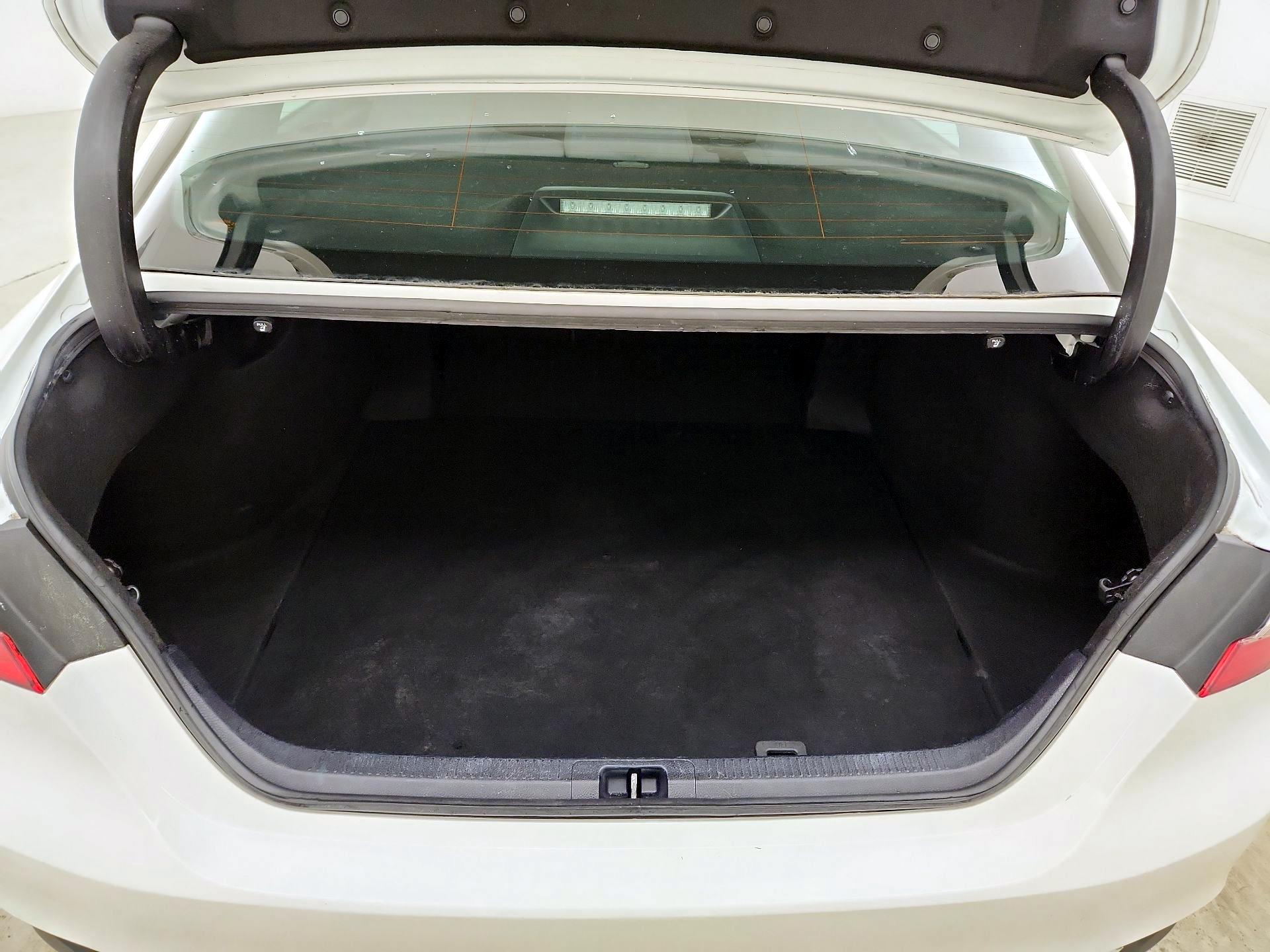 Thumbnail: 2023 Toyota Camry - 18