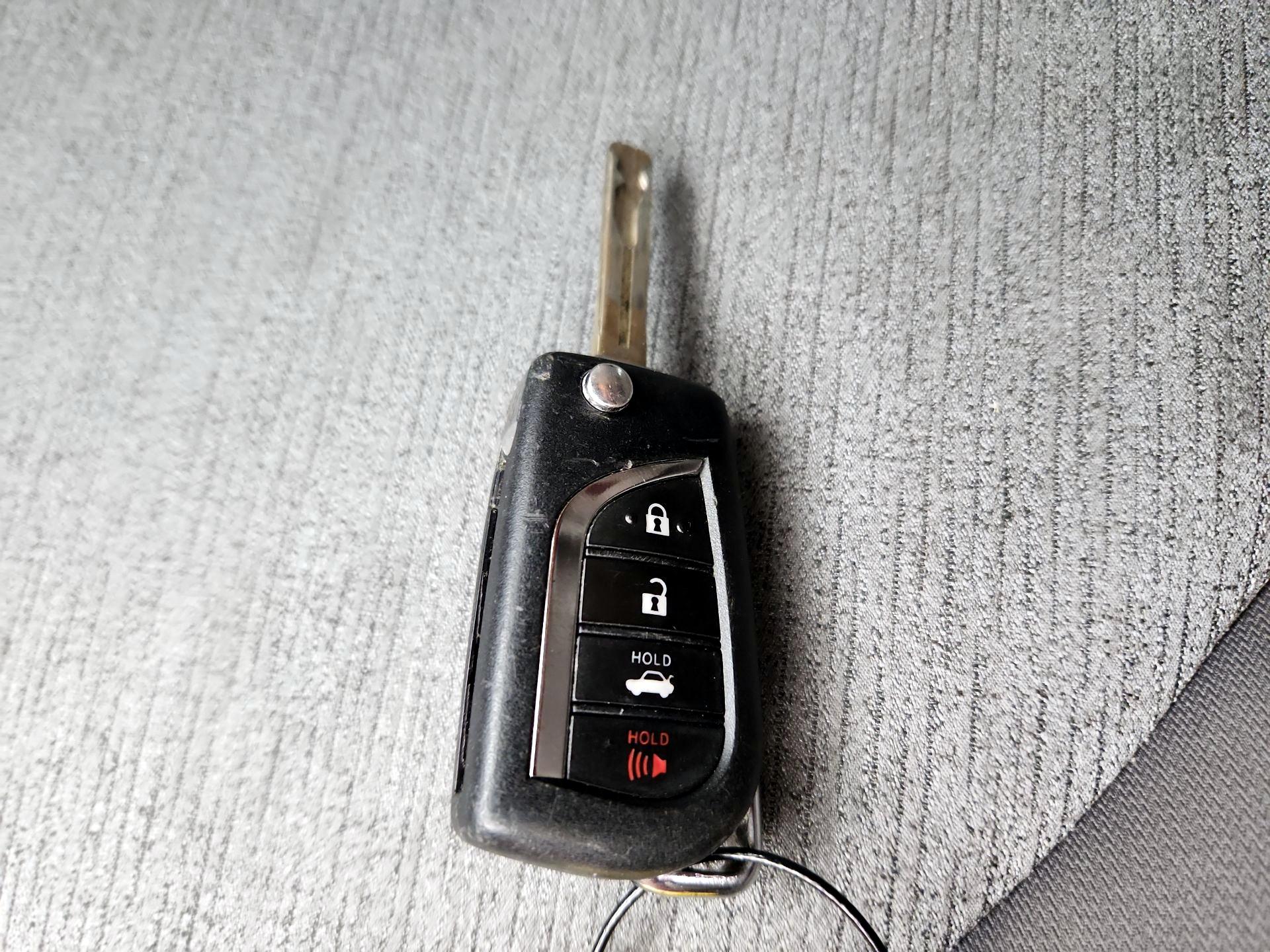 Thumbnail: 2023 Toyota Camry - 20