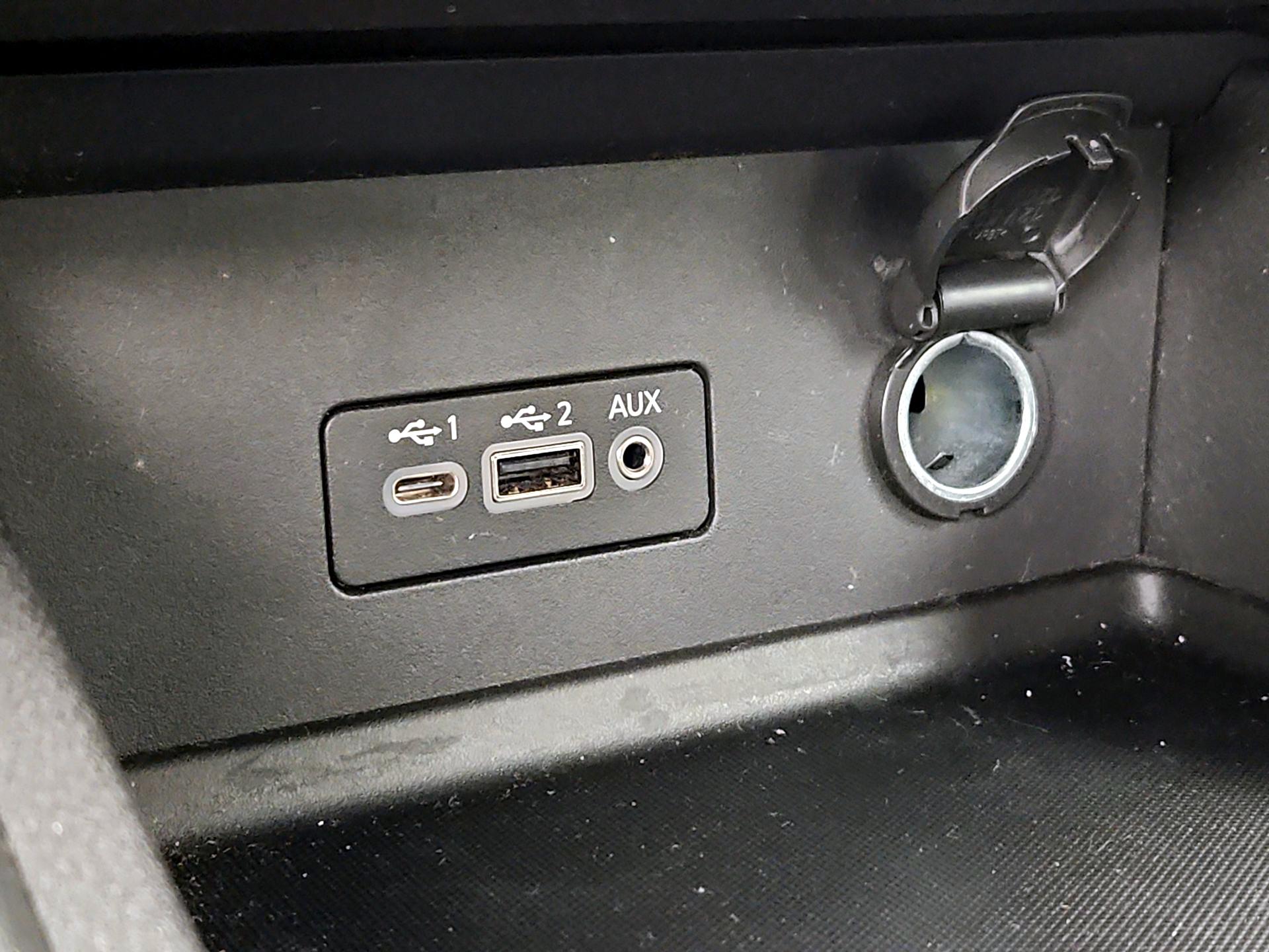 Thumbnail: 2022 Nissan Sentra - 16