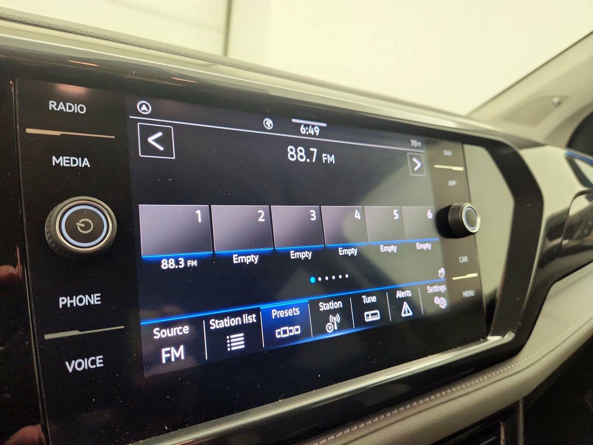 Thumbnail: 2022 Volkswagen Taos - 14