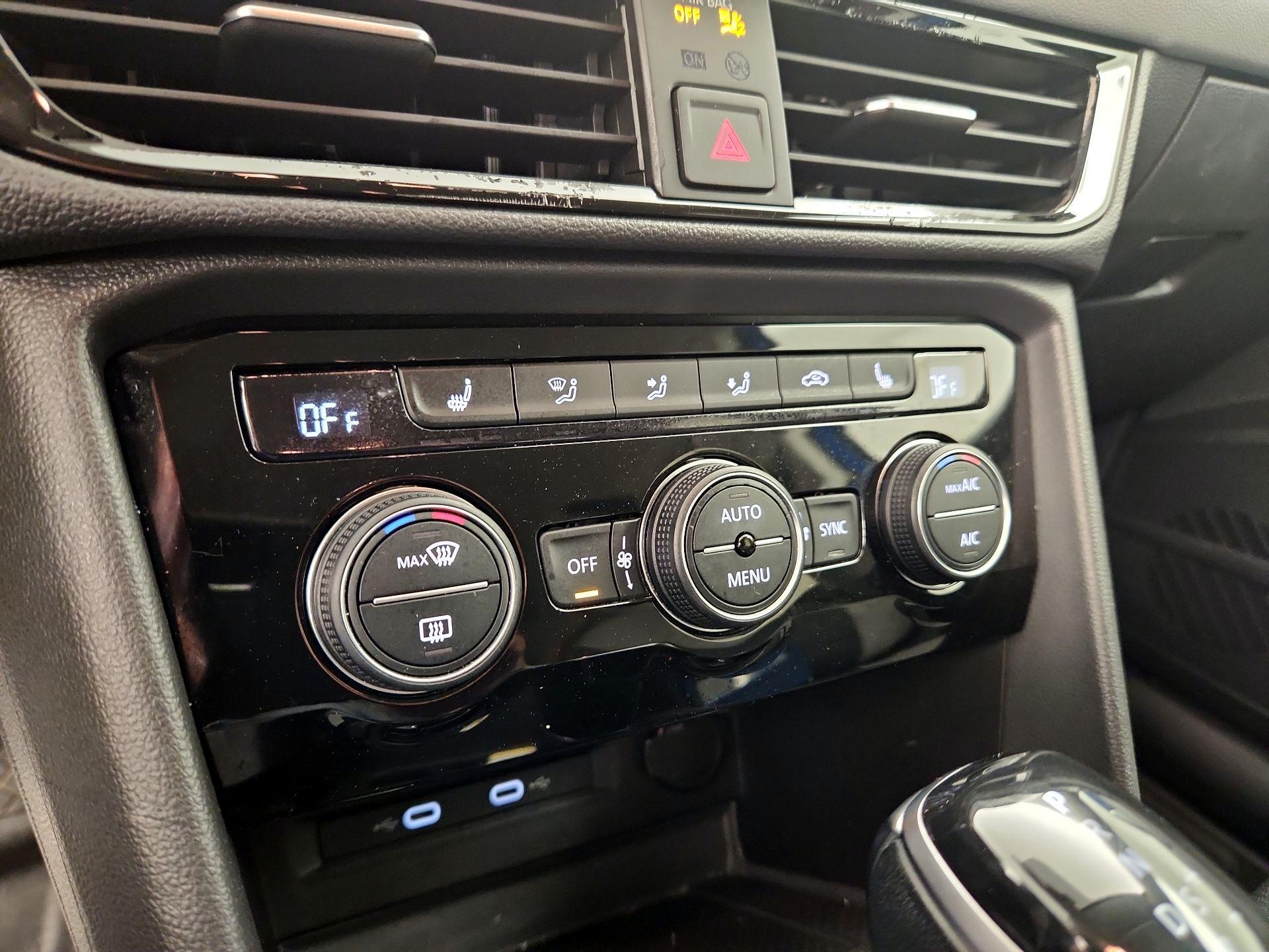 Thumbnail: 2022 Volkswagen Taos - 15