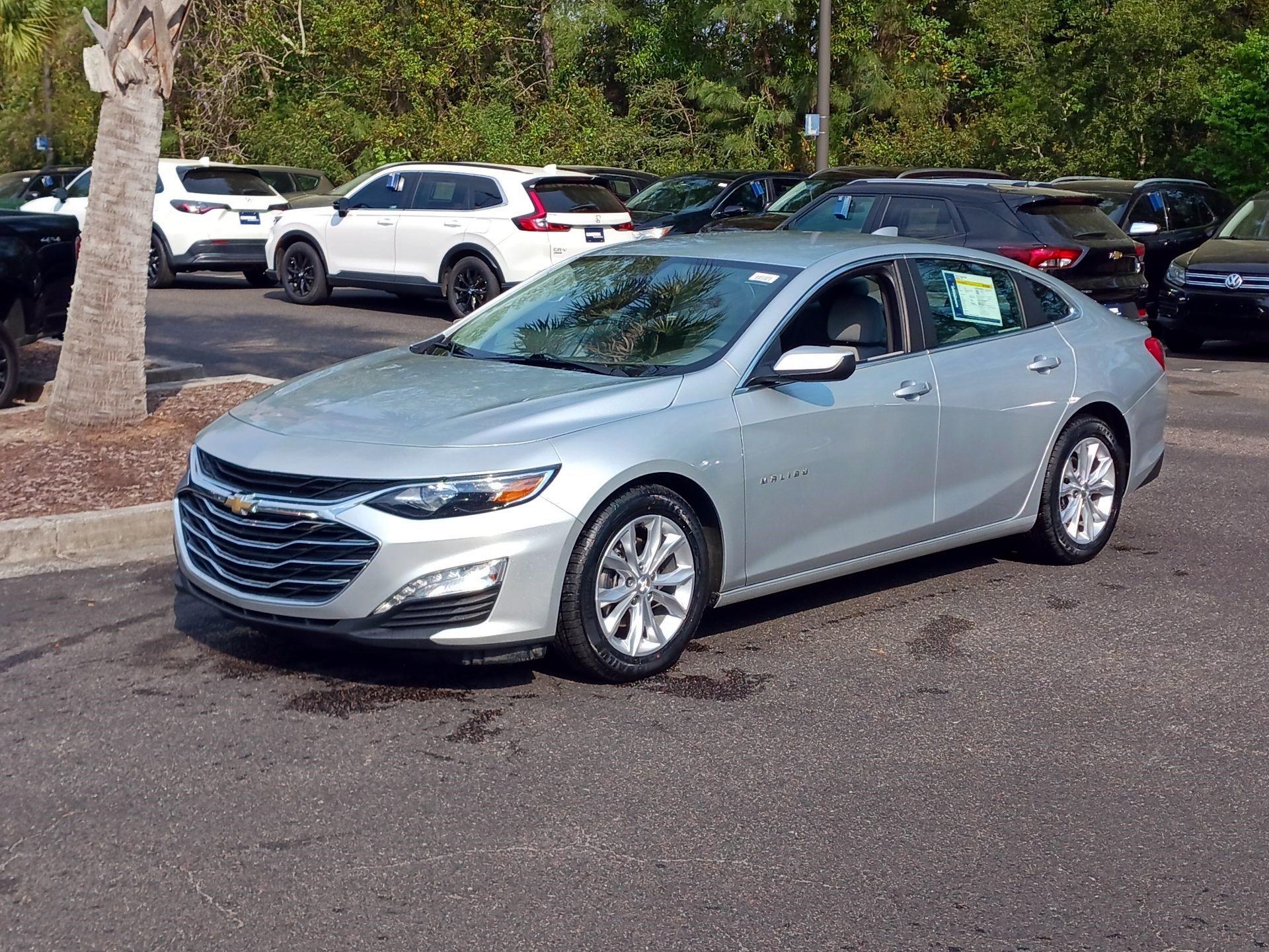 Thumbnail: 2022 Chevrolet Malibu - 3
