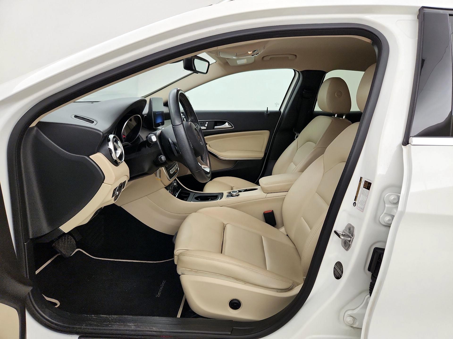 Thumbnail: 2020 Mercedes-Benz GLA - 11