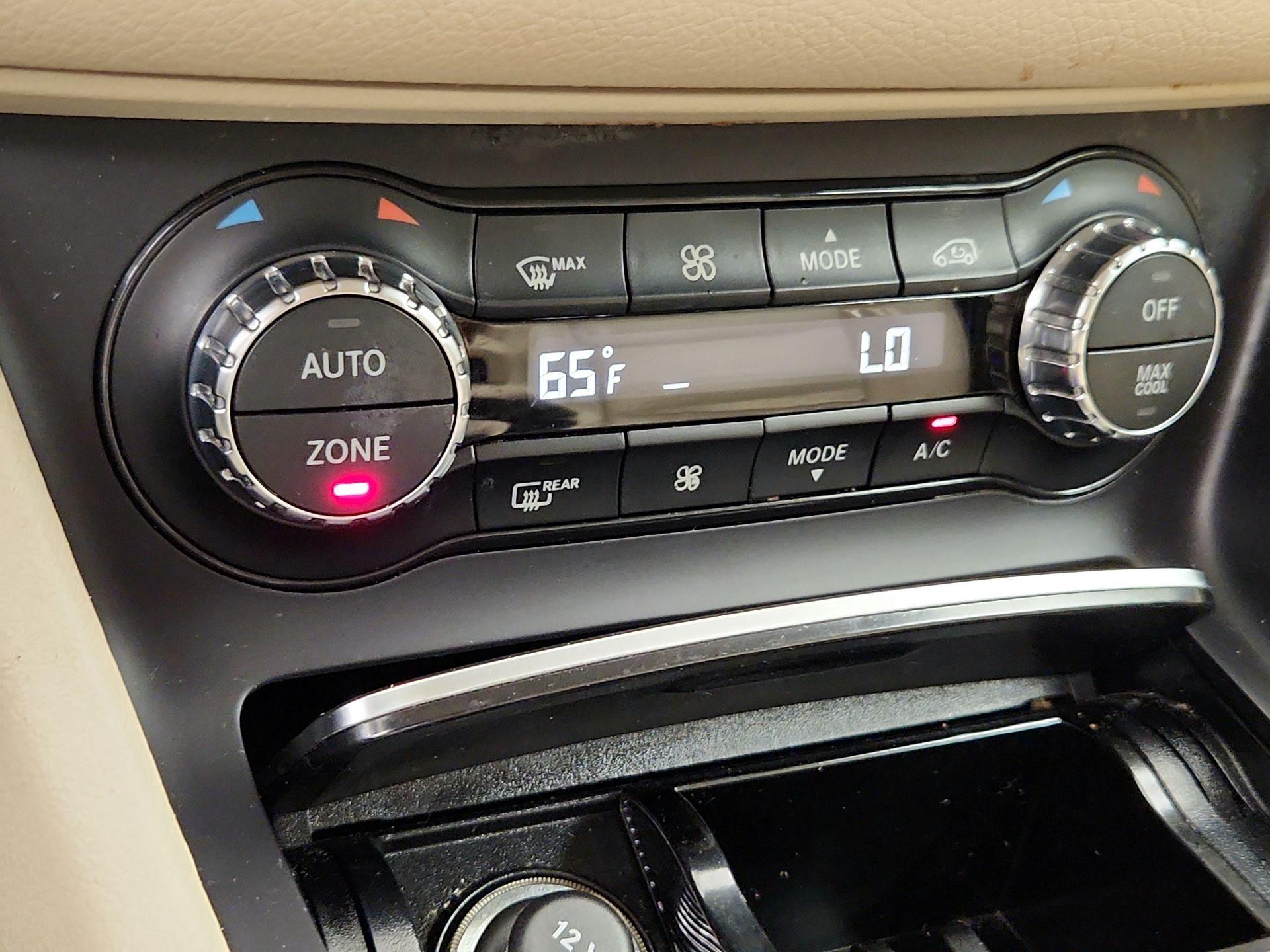 Thumbnail: 2020 Mercedes-Benz GLA - 16