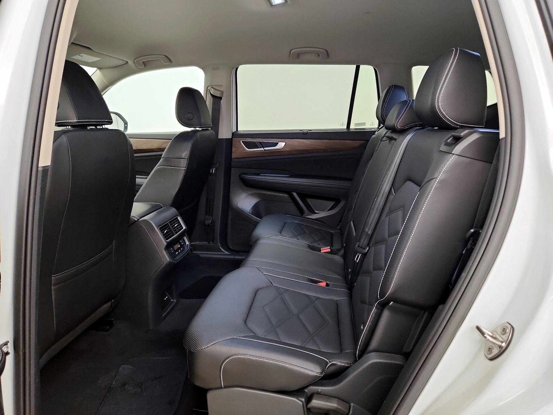 Thumbnail: 2025 Volkswagen Atlas - 17