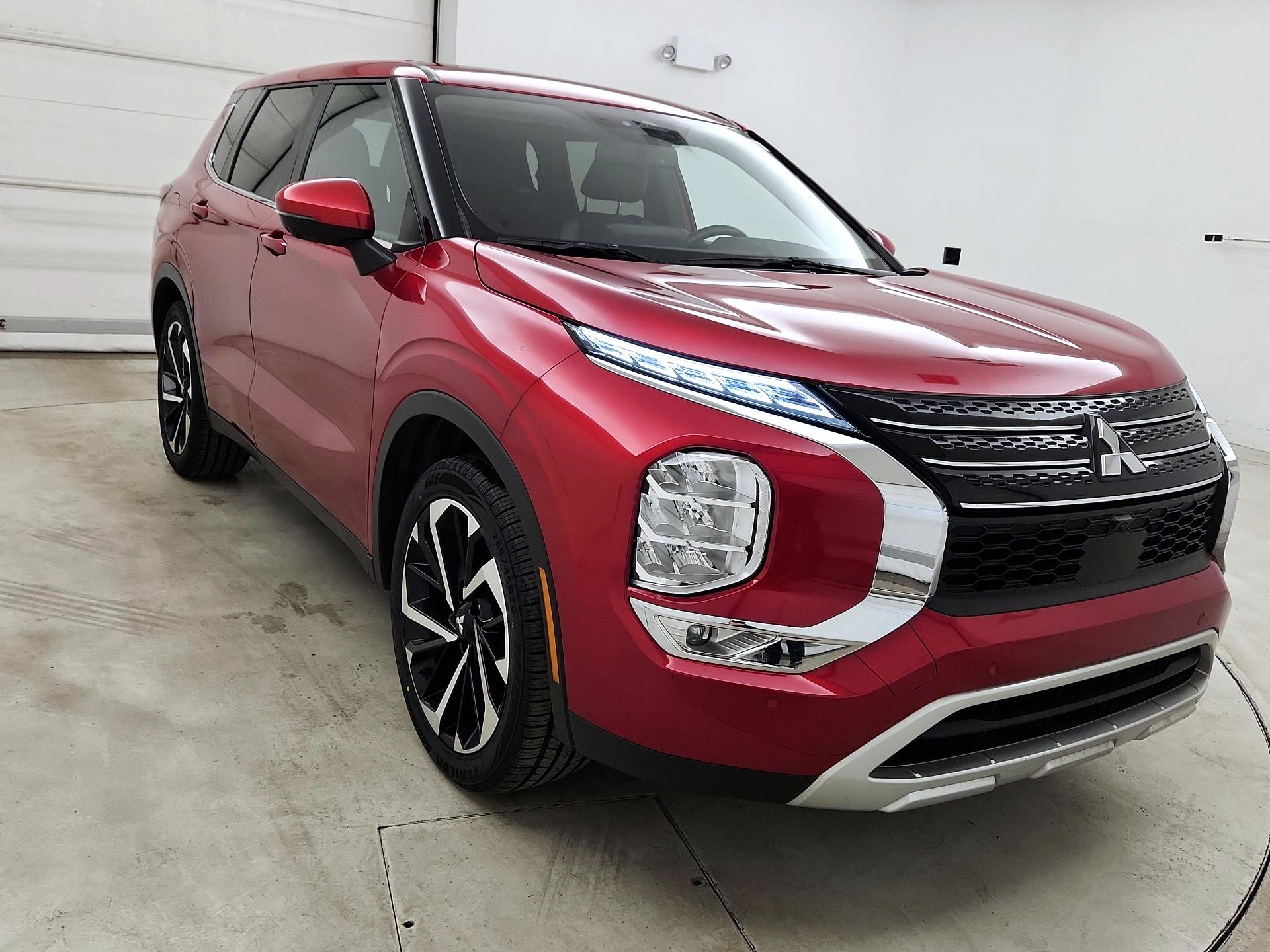 Thumbnail: 2024 Mitsubishi Outlander - 1