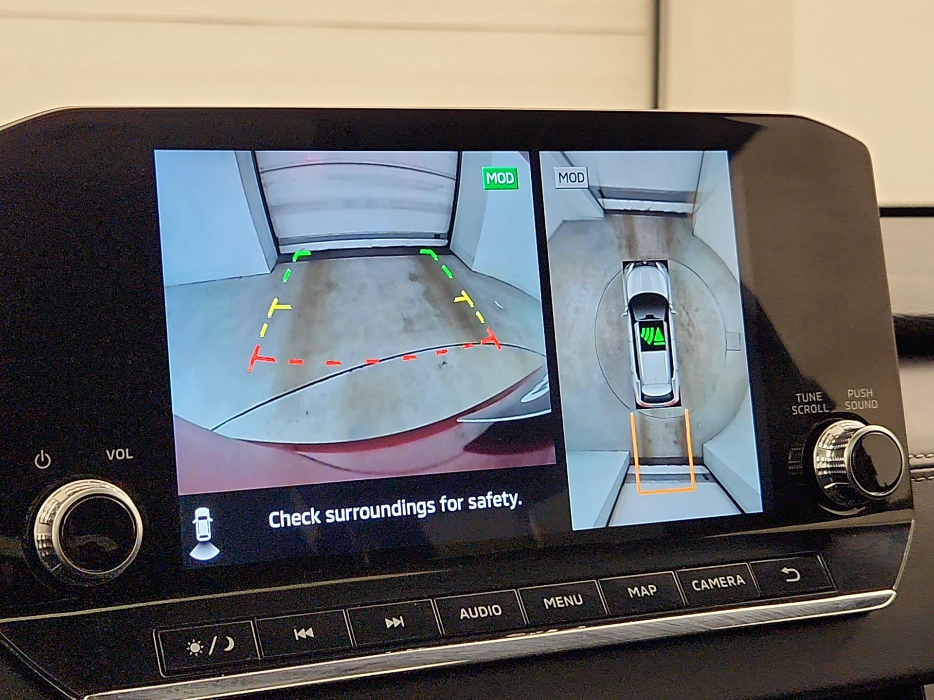 Thumbnail: 2024 Mitsubishi Outlander - 13