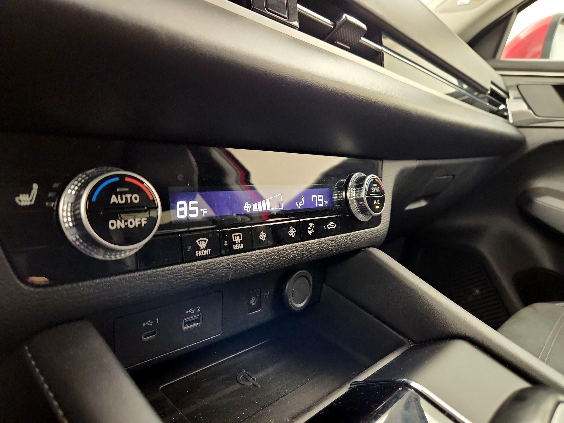 Thumbnail: 2024 Mitsubishi Outlander - 15