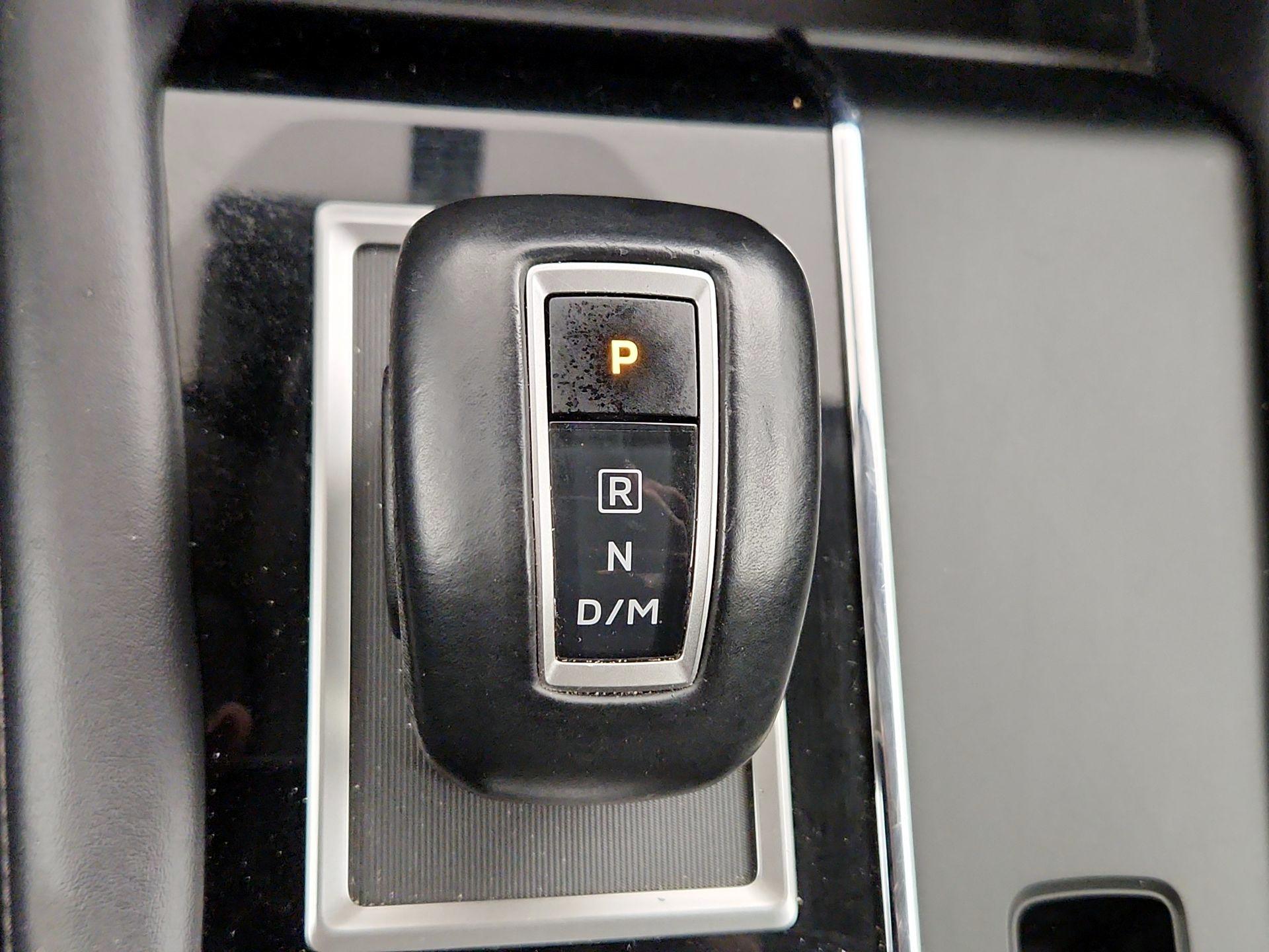 Thumbnail: 2024 Mitsubishi Outlander - 16