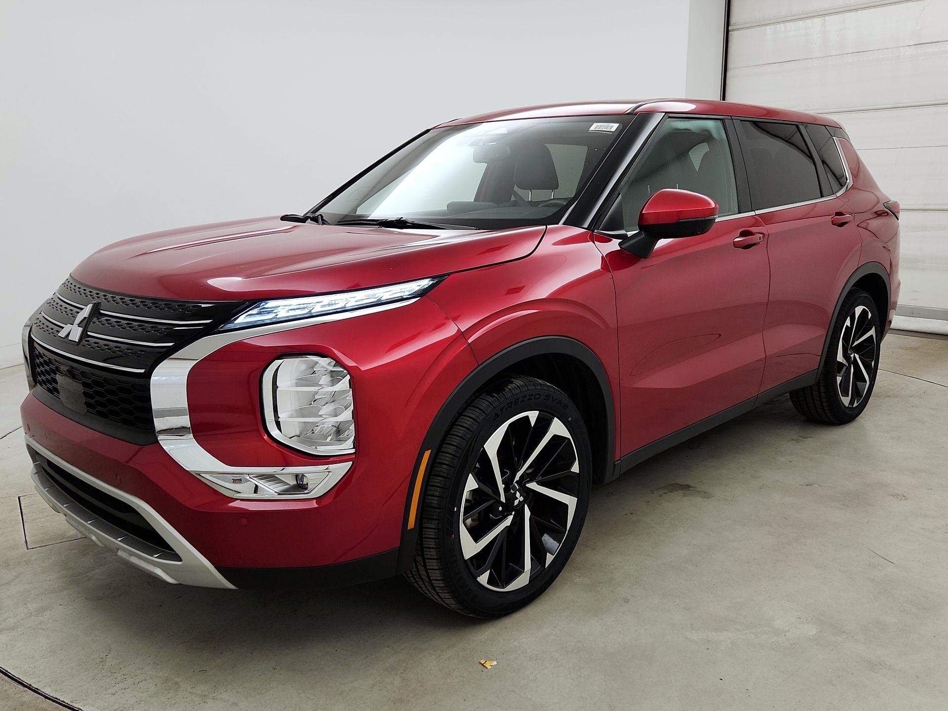 Thumbnail: 2024 Mitsubishi Outlander - 3