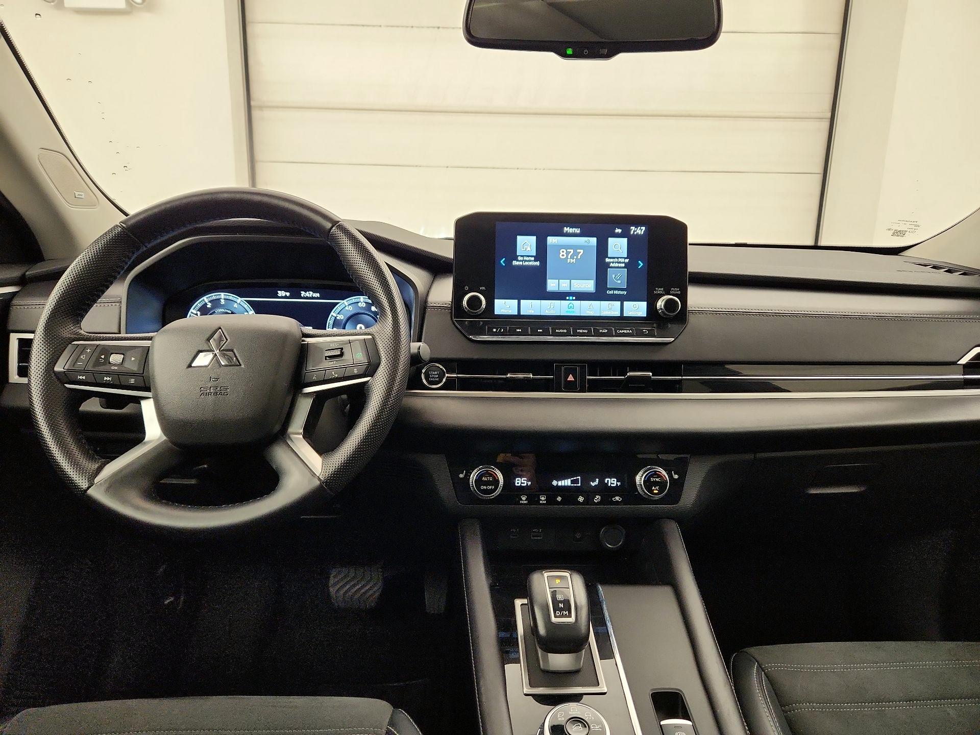 Thumbnail: 2024 Mitsubishi Outlander - 8